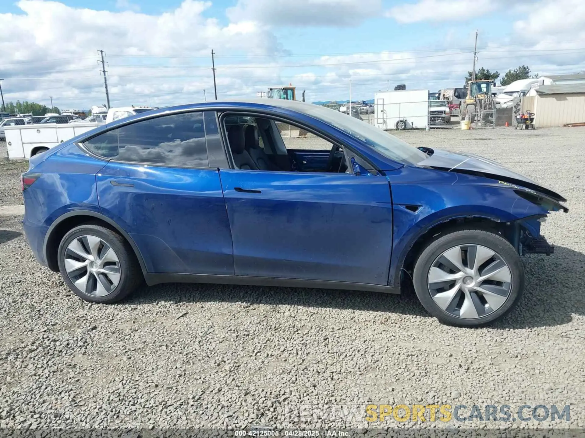 14 Photograph of a damaged car 7SAYGAEE7RF991627 TESLA MODEL Y 2024