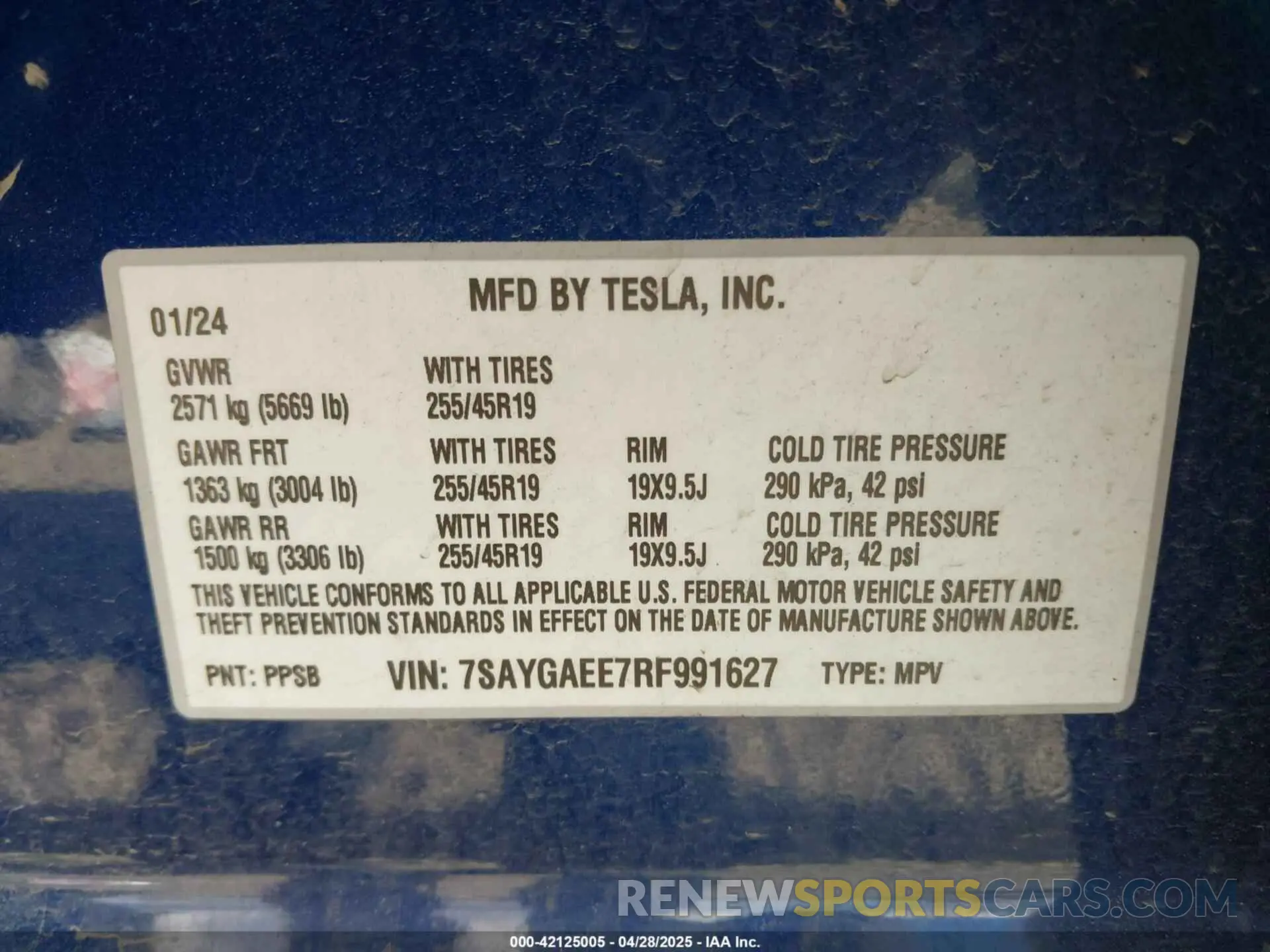 9 Photograph of a damaged car 7SAYGAEE7RF991627 TESLA MODEL Y 2024