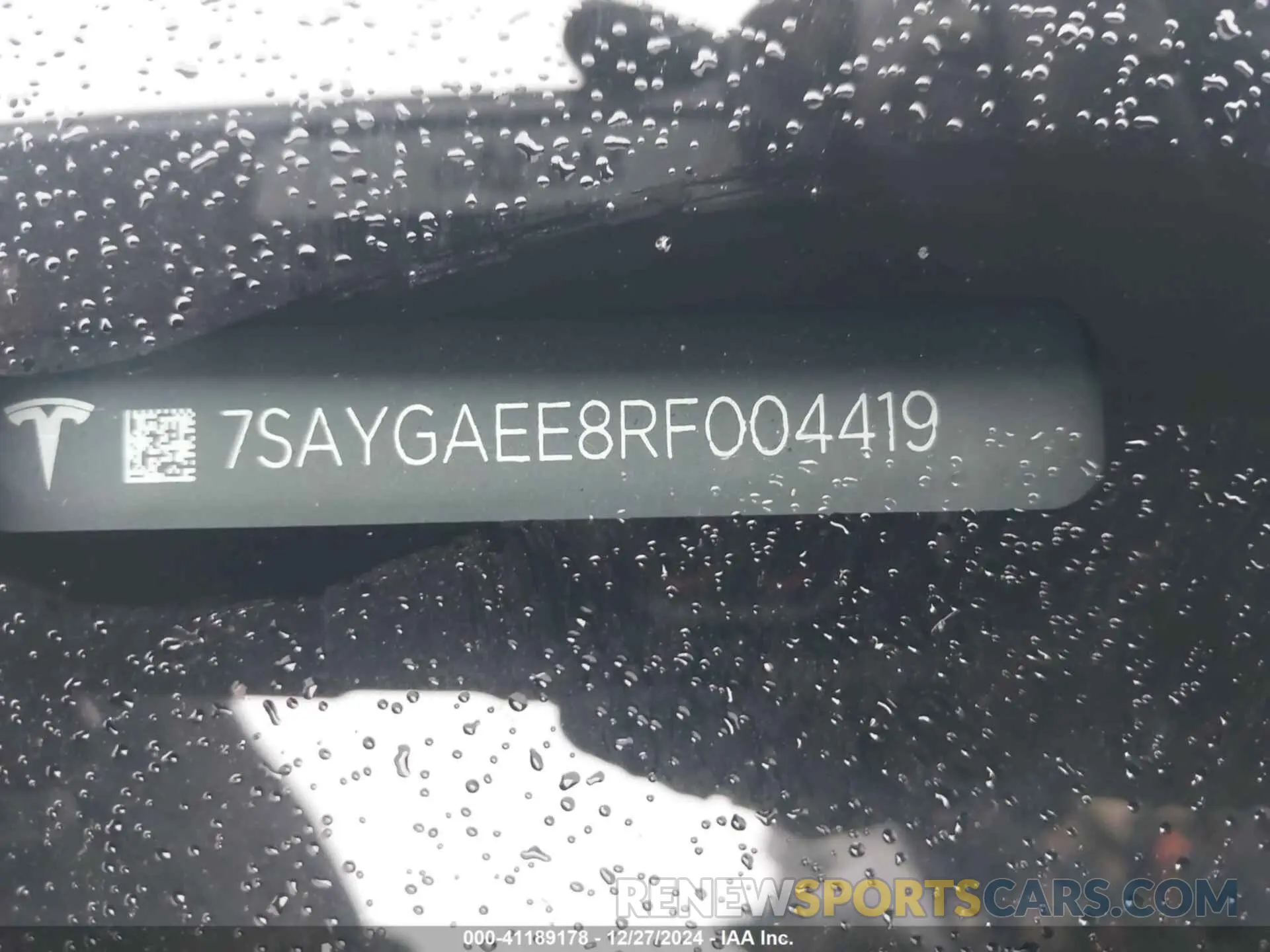 9 Photograph of a damaged car 7SAYGAEE8RF004419 TESLA MODEL Y 2024