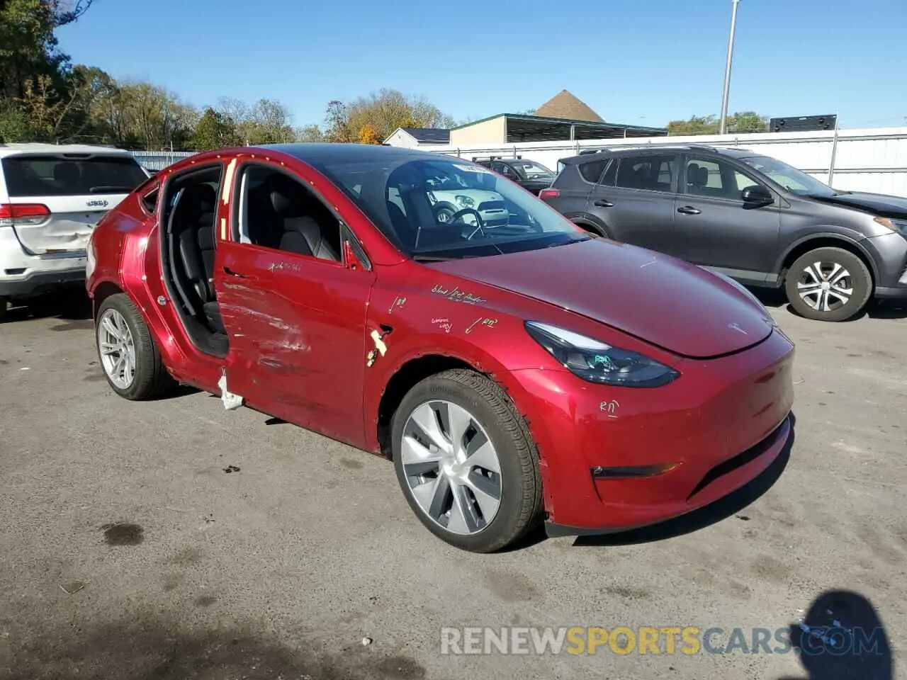 4 Photograph of a damaged car 7SAYGAEE8RF026436 TESLA MODEL Y 2024