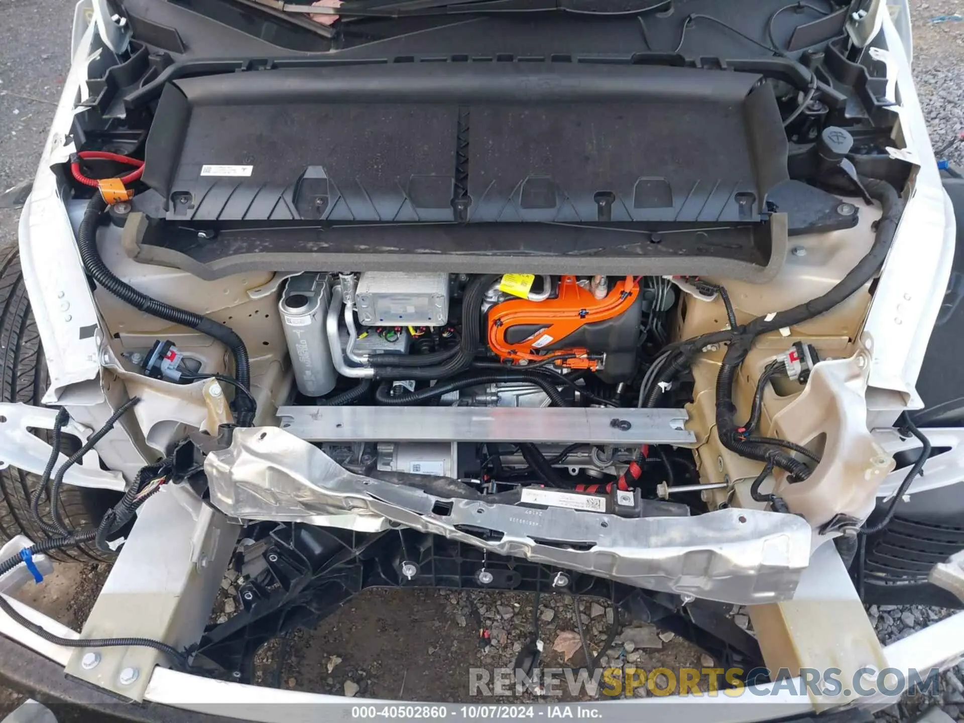 10 Photograph of a damaged car 7SAYGAEE8RF092274 TESLA MODEL Y 2024