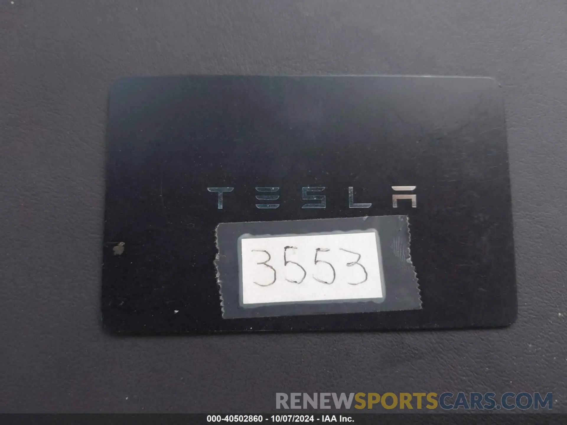 11 Photograph of a damaged car 7SAYGAEE8RF092274 TESLA MODEL Y 2024