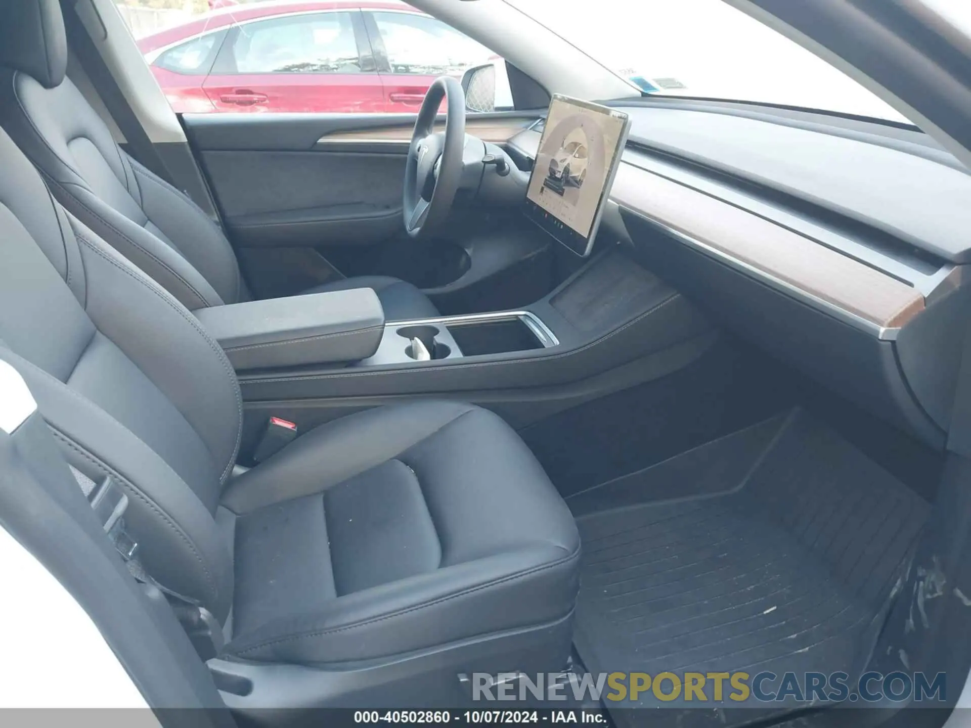 5 Photograph of a damaged car 7SAYGAEE8RF092274 TESLA MODEL Y 2024
