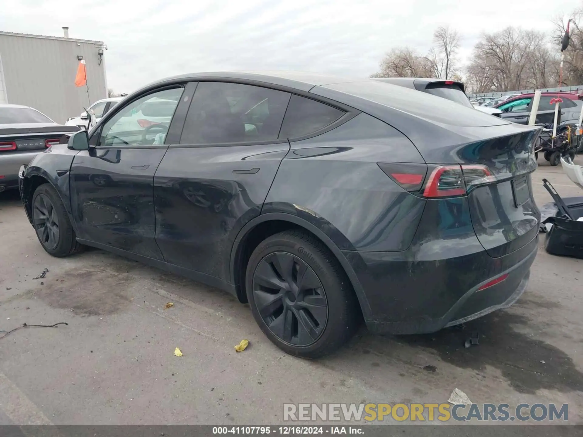 3 Photograph of a damaged car 7SAYGAEE8RF210386 TESLA MODEL Y 2024