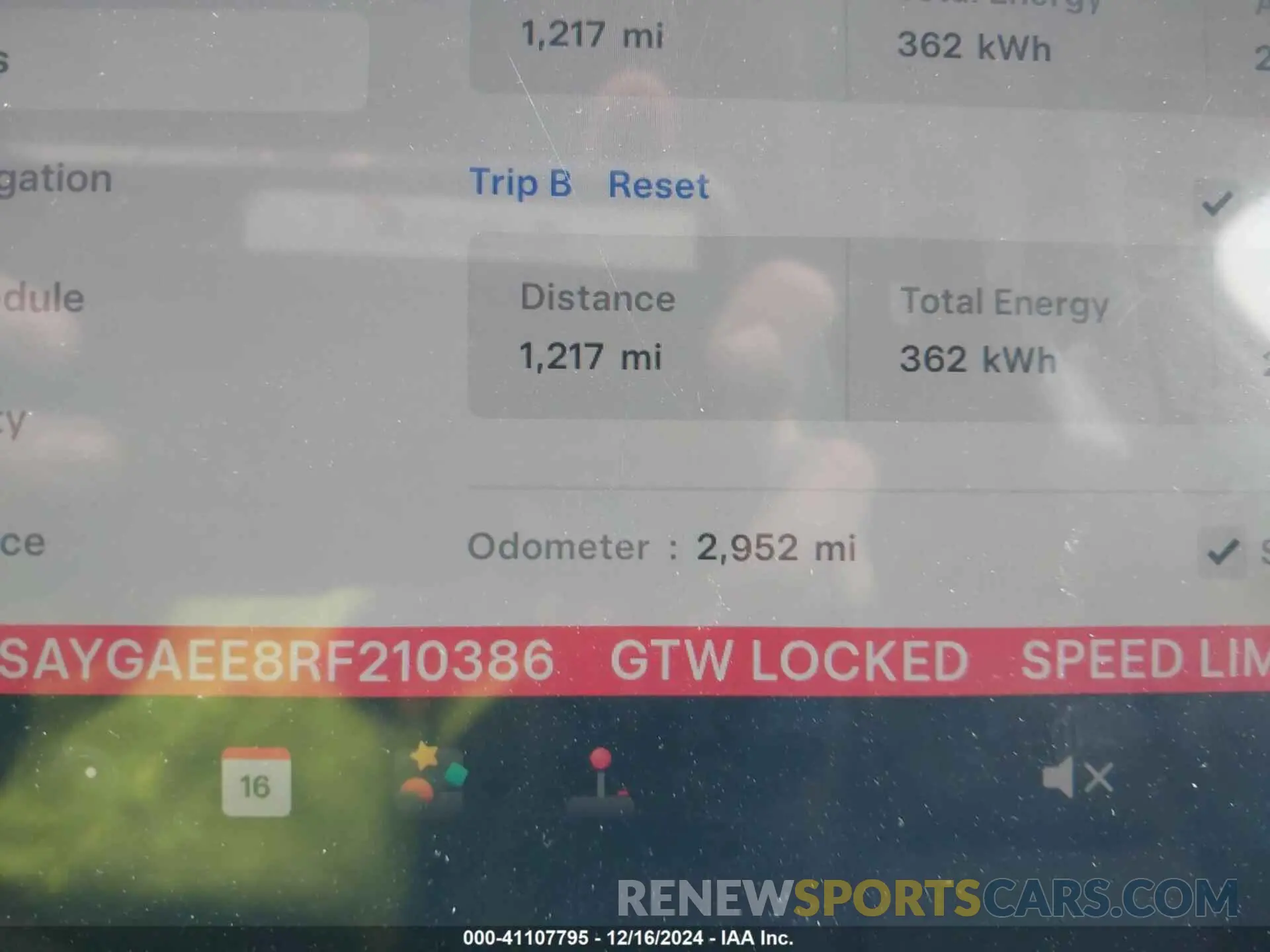 7 Photograph of a damaged car 7SAYGAEE8RF210386 TESLA MODEL Y 2024
