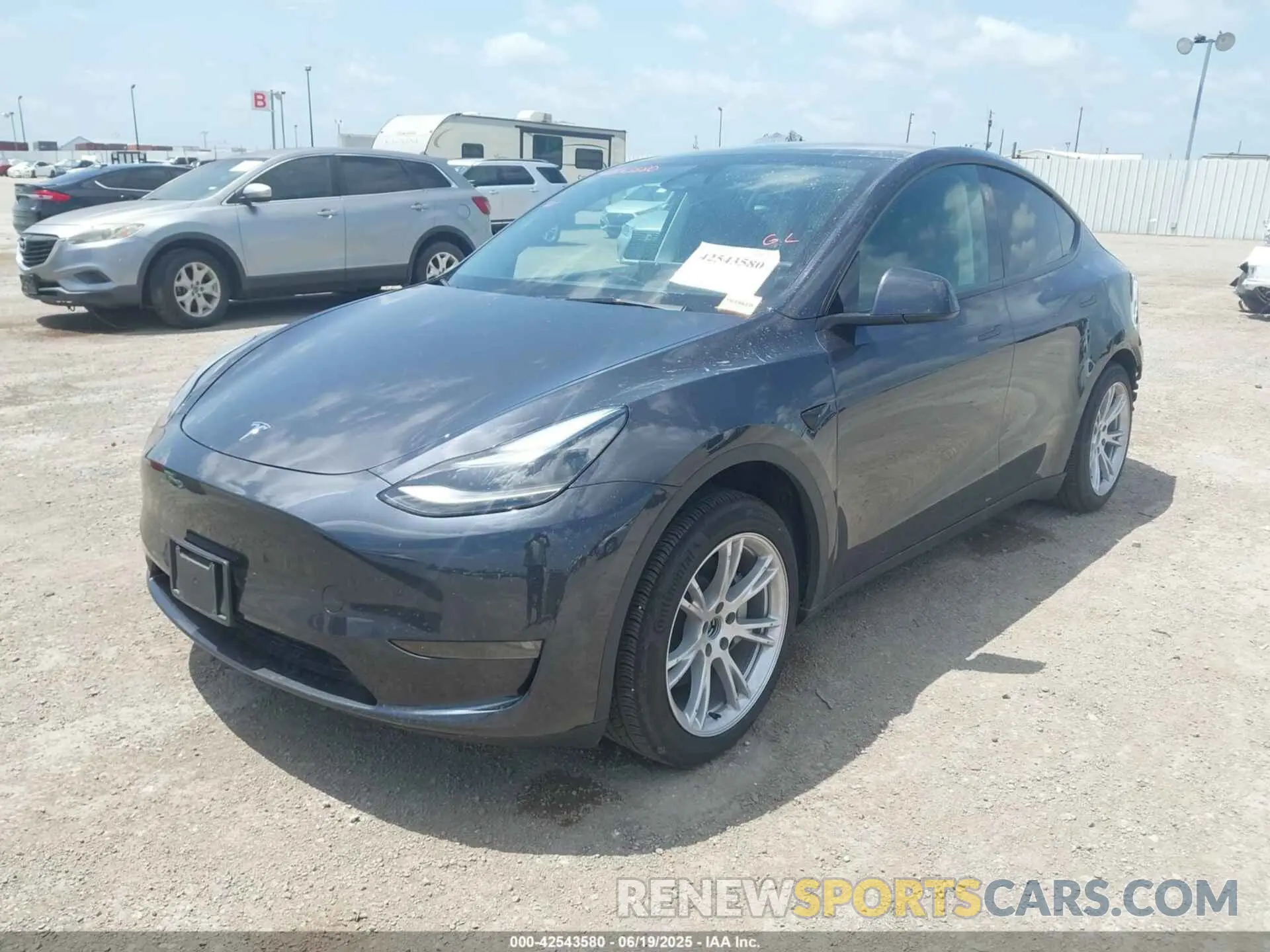 2 Фотография поврежденного автомобиля 7SAYGAEEXRF066758 TESLA MODEL Y 2024