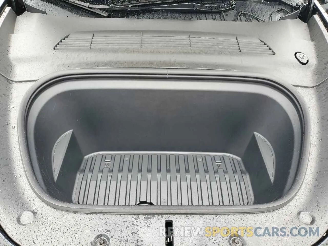 12 Photograph of a damaged car 7SAYGAEEXRF127123 TESLA MODEL Y 2024