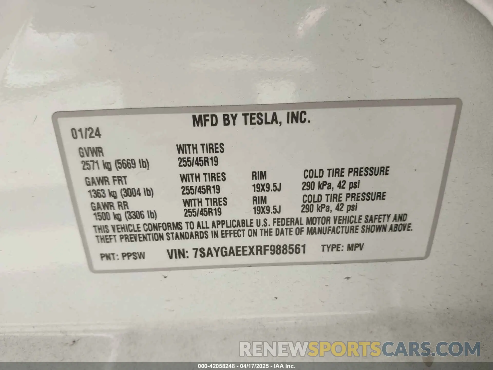 9 Photograph of a damaged car 7SAYGAEEXRF988561 TESLA MODEL Y 2024