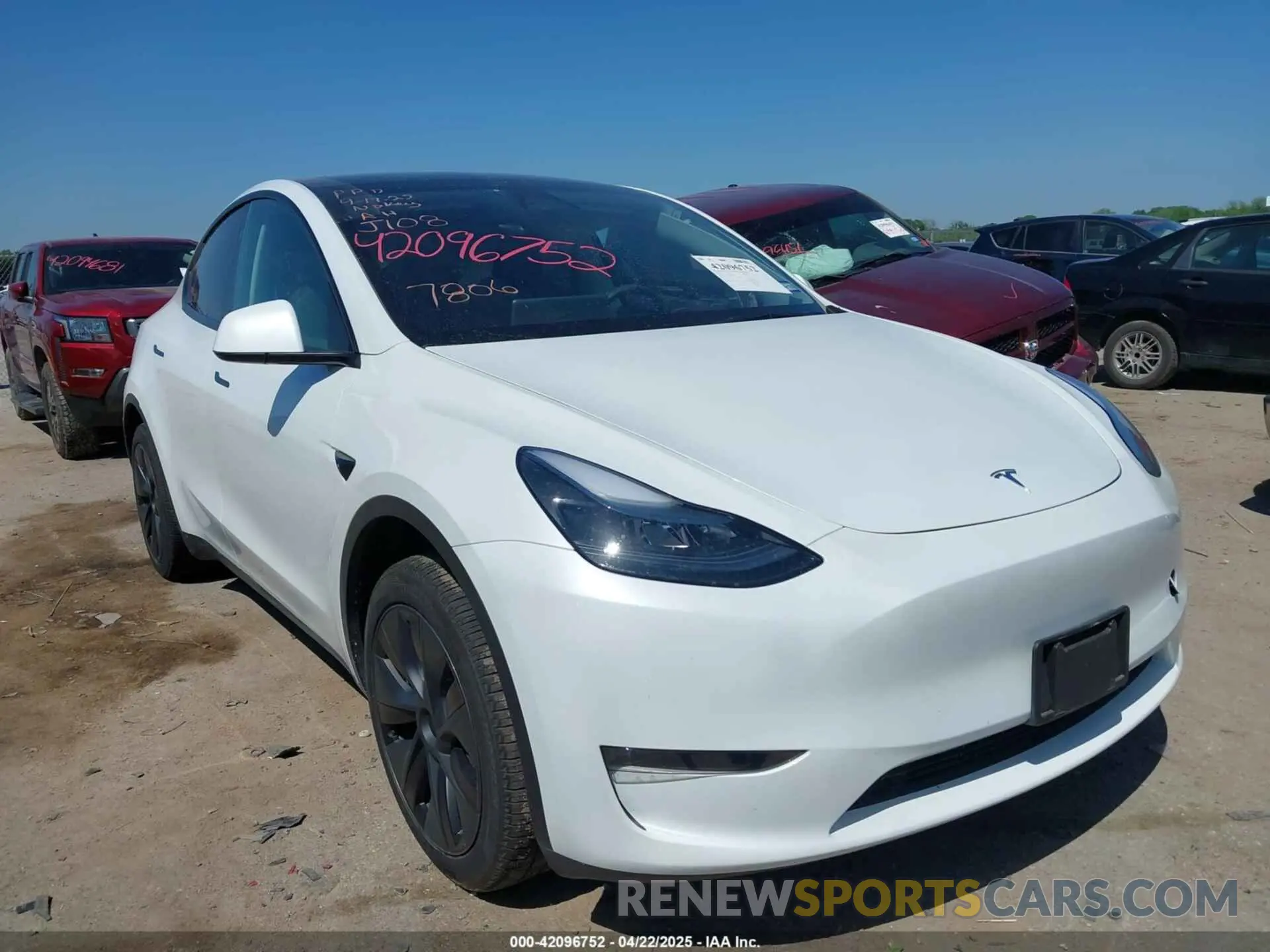 1 Photograph of a damaged car 7SAYGDED0RA327806 TESLA MODEL Y 2024