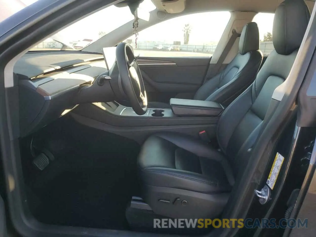 7 Photograph of a damaged car 7SAYGDED0RF040677 TESLA MODEL Y 2024