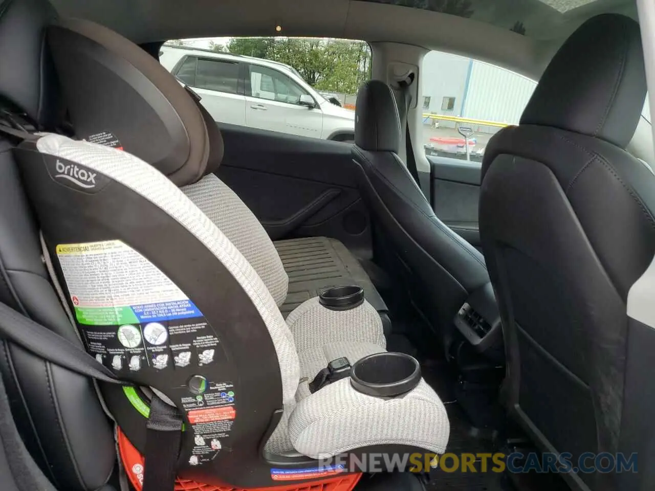 10 Фотография поврежденного автомобиля 7SAYGDED0RF043675 TESLA MODEL Y 2024