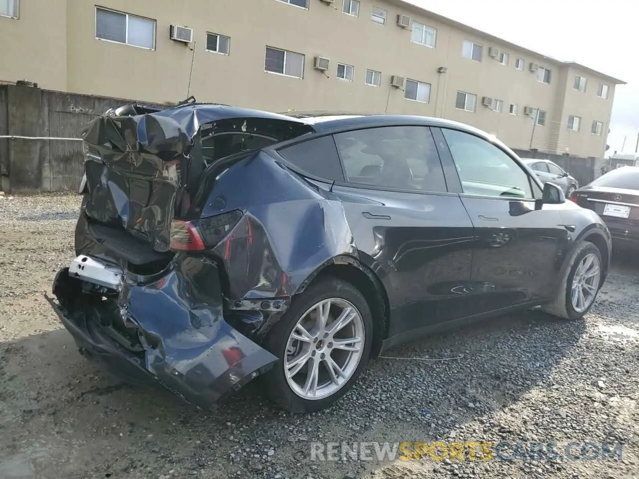 3 Фотография поврежденного автомобиля 7SAYGDED0RF093184 TESLA MODEL Y 2024