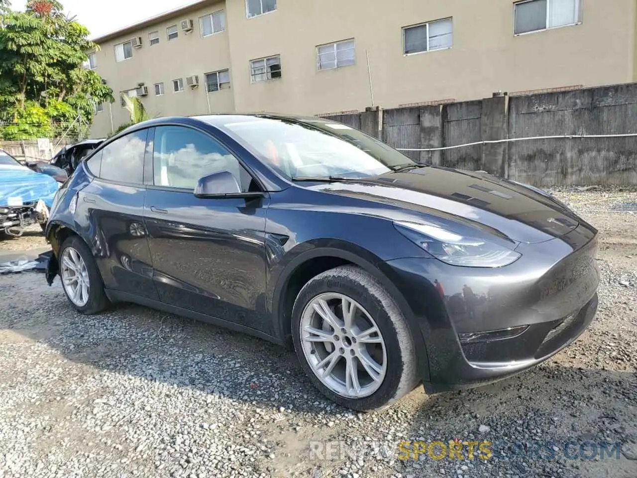 4 Фотография поврежденного автомобиля 7SAYGDED0RF093184 TESLA MODEL Y 2024