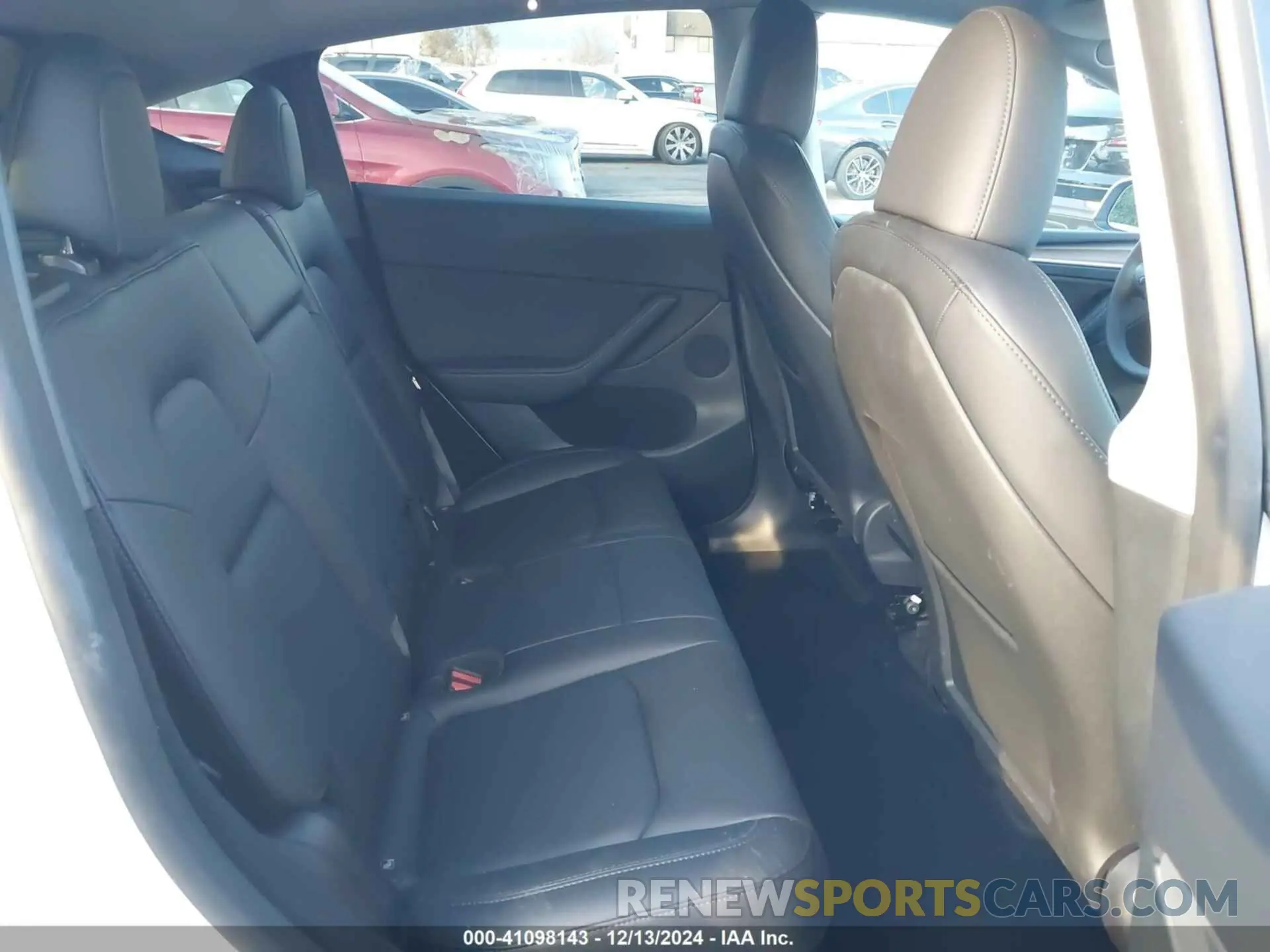 8 Photograph of a damaged car 7SAYGDED0RF151617 TESLA MODEL Y 2024