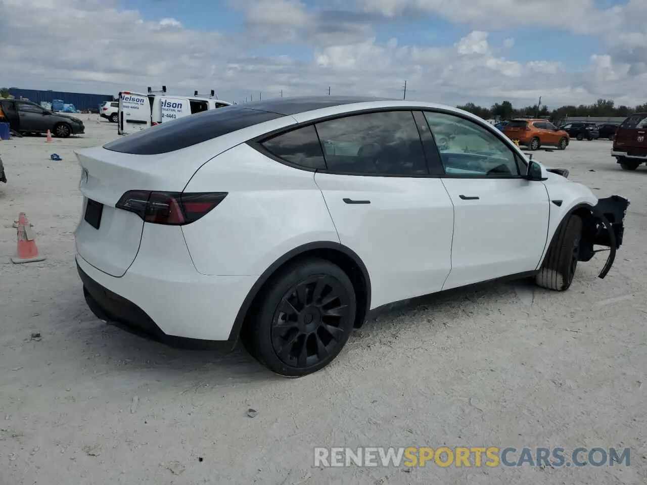 3 Фотография поврежденного автомобиля 7SAYGDED0RF158471 TESLA MODEL Y 2024