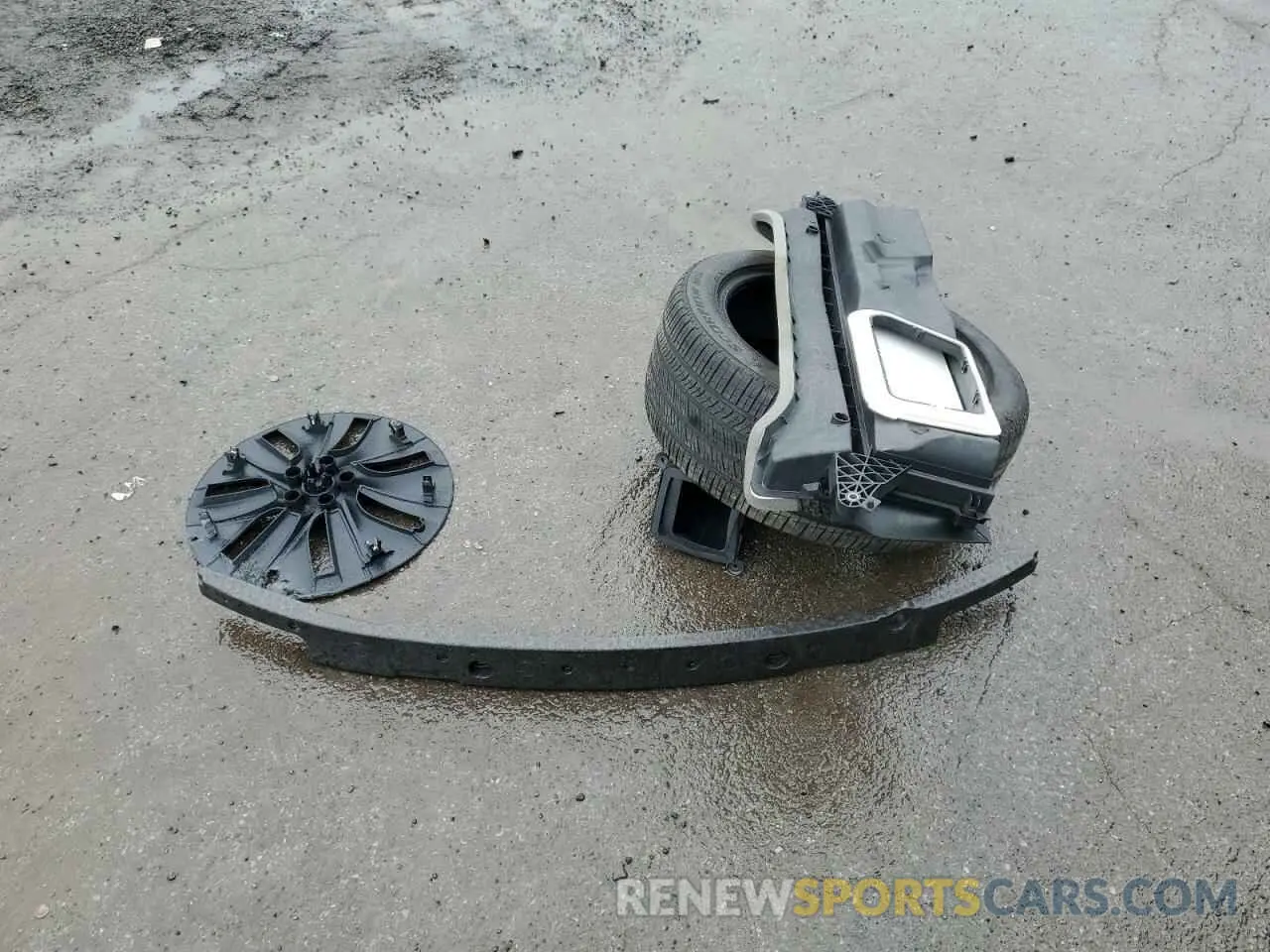 12 Photograph of a damaged car 7SAYGDED0RF165260 TESLA MODEL Y 2024