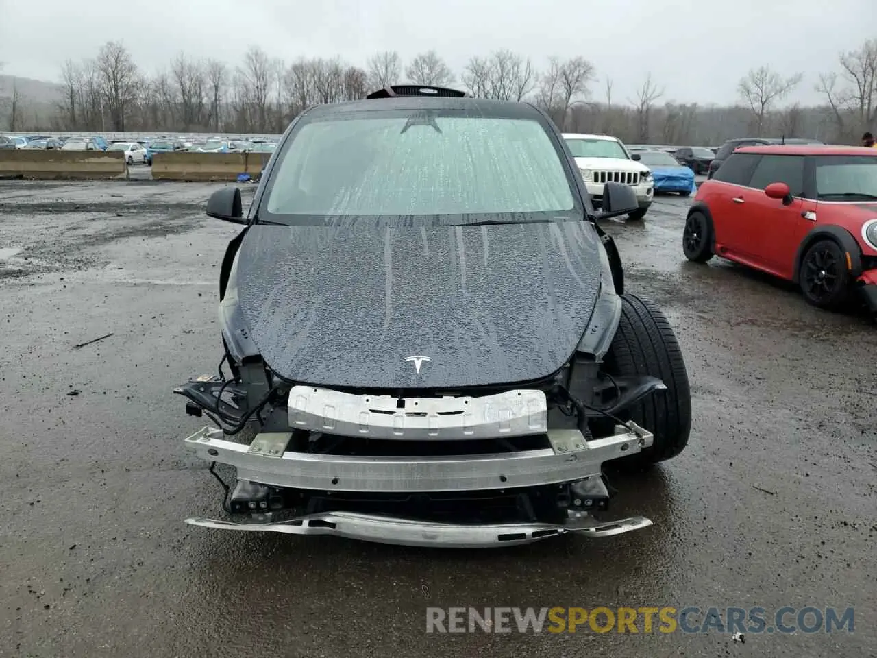5 Photograph of a damaged car 7SAYGDED0RF165260 TESLA MODEL Y 2024