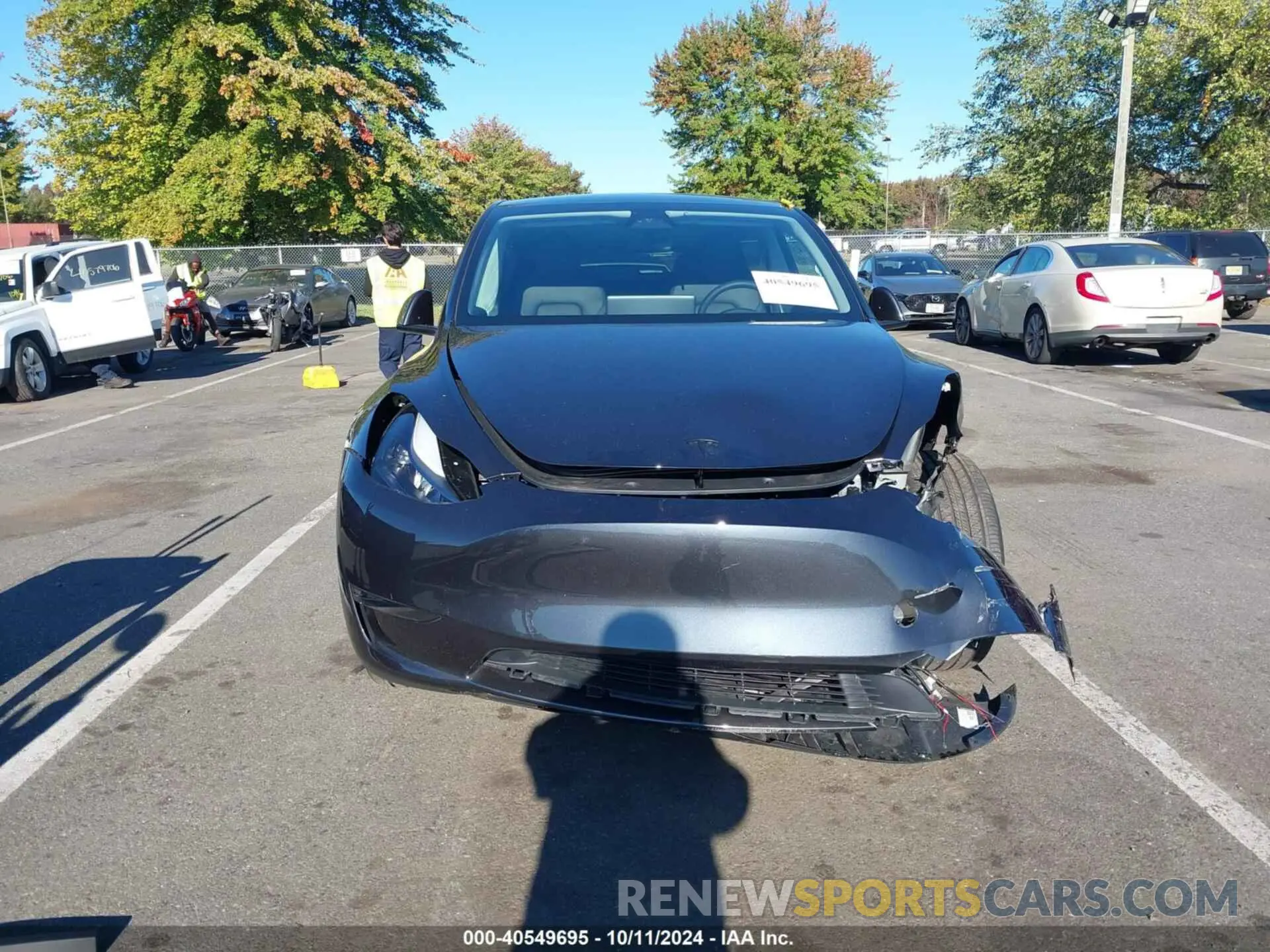 11 Photograph of a damaged car 7SAYGDED0RF178607 TESLA MODEL Y 2024