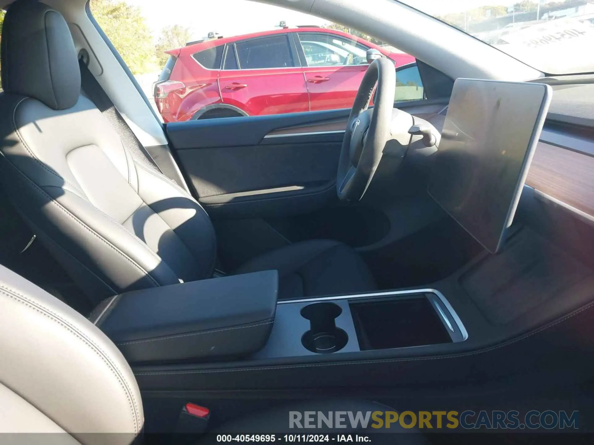 5 Photograph of a damaged car 7SAYGDED0RF178607 TESLA MODEL Y 2024