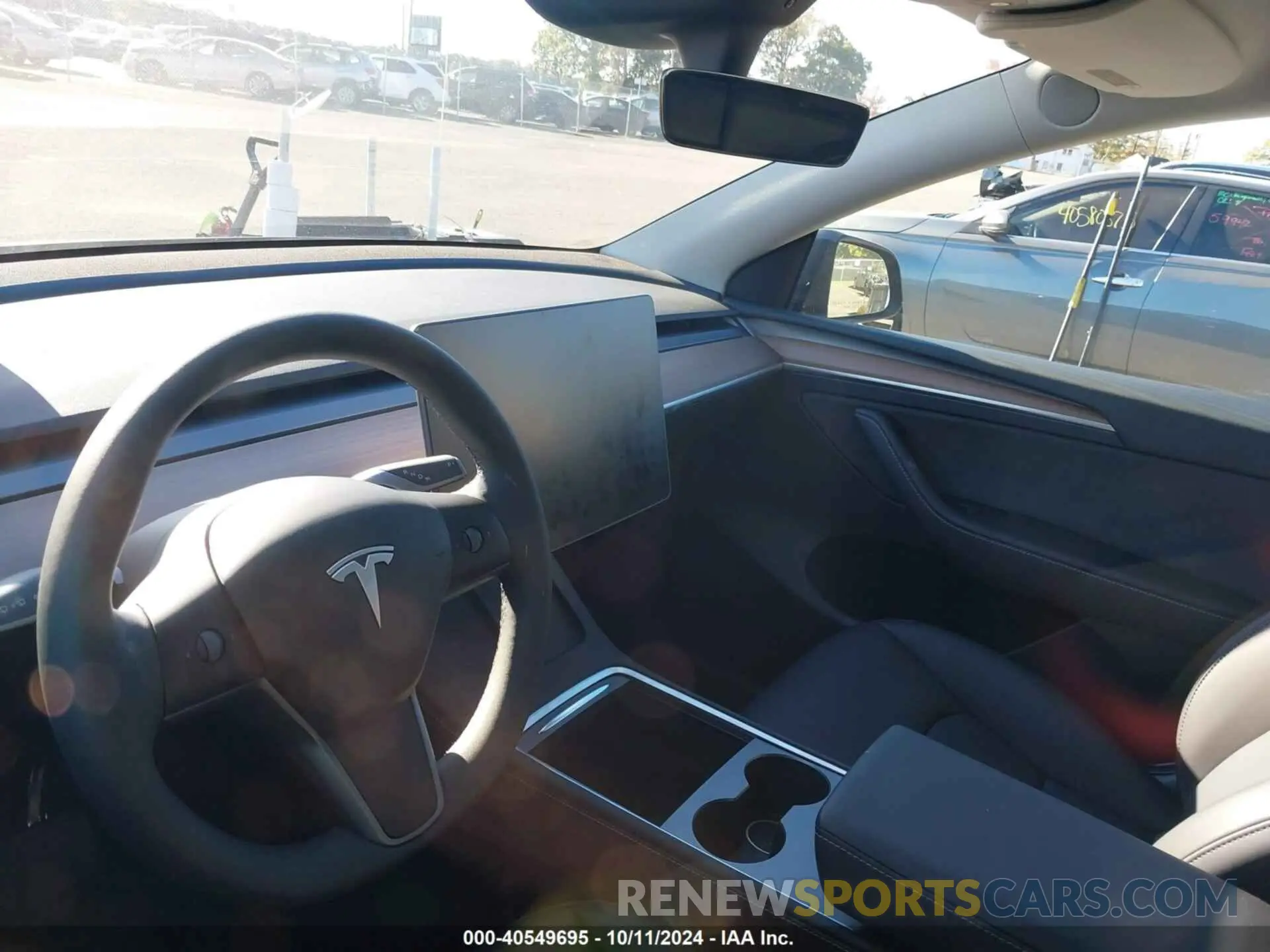 7 Photograph of a damaged car 7SAYGDED0RF178607 TESLA MODEL Y 2024