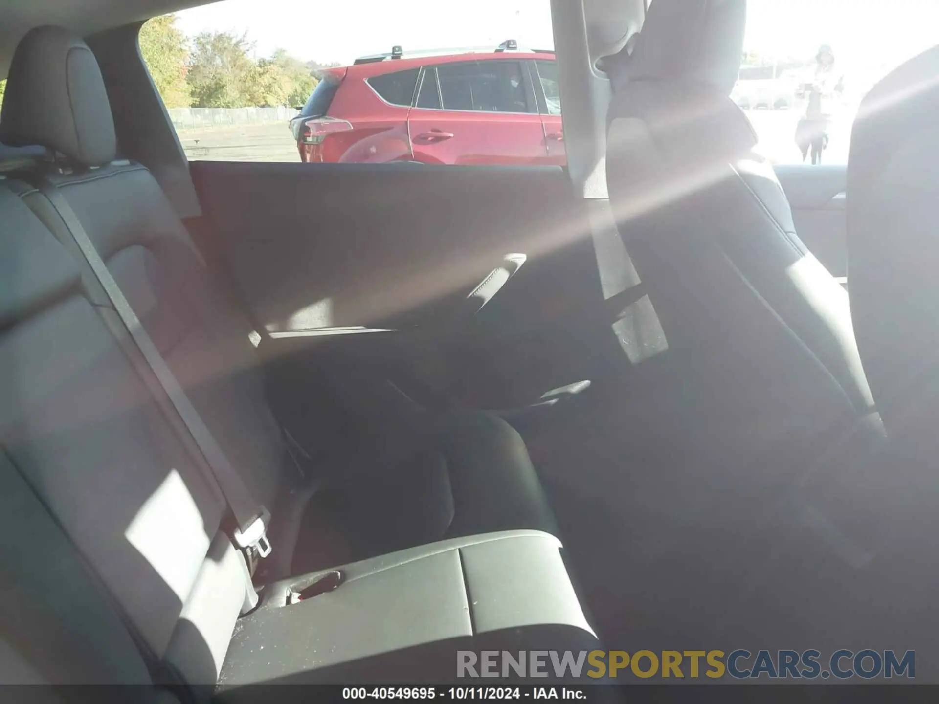 8 Photograph of a damaged car 7SAYGDED0RF178607 TESLA MODEL Y 2024
