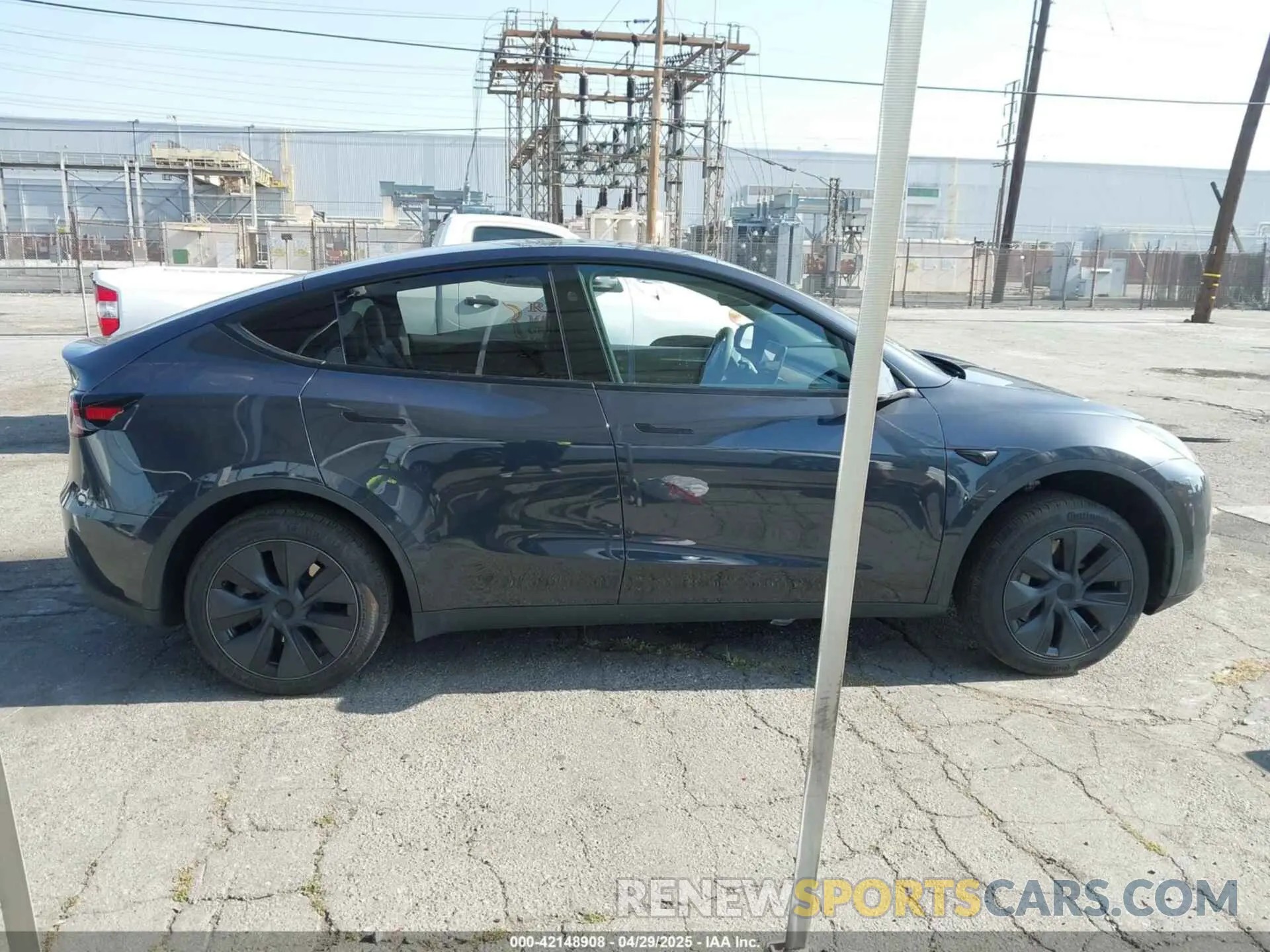 13 Фотография поврежденного автомобиля 7SAYGDED0RF197366 TESLA MODEL Y 2024