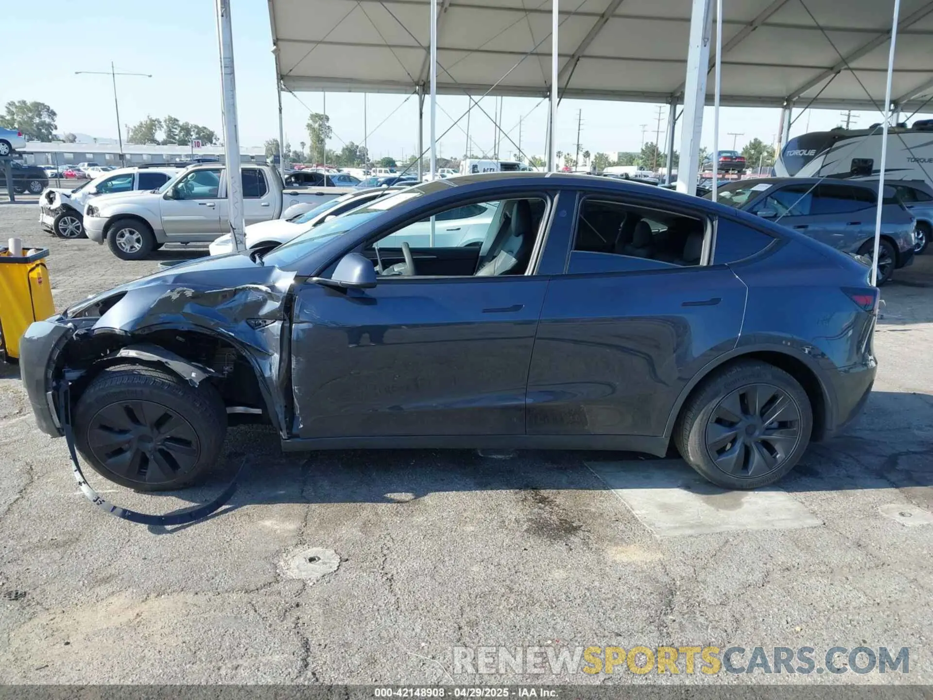 14 Фотография поврежденного автомобиля 7SAYGDED0RF197366 TESLA MODEL Y 2024