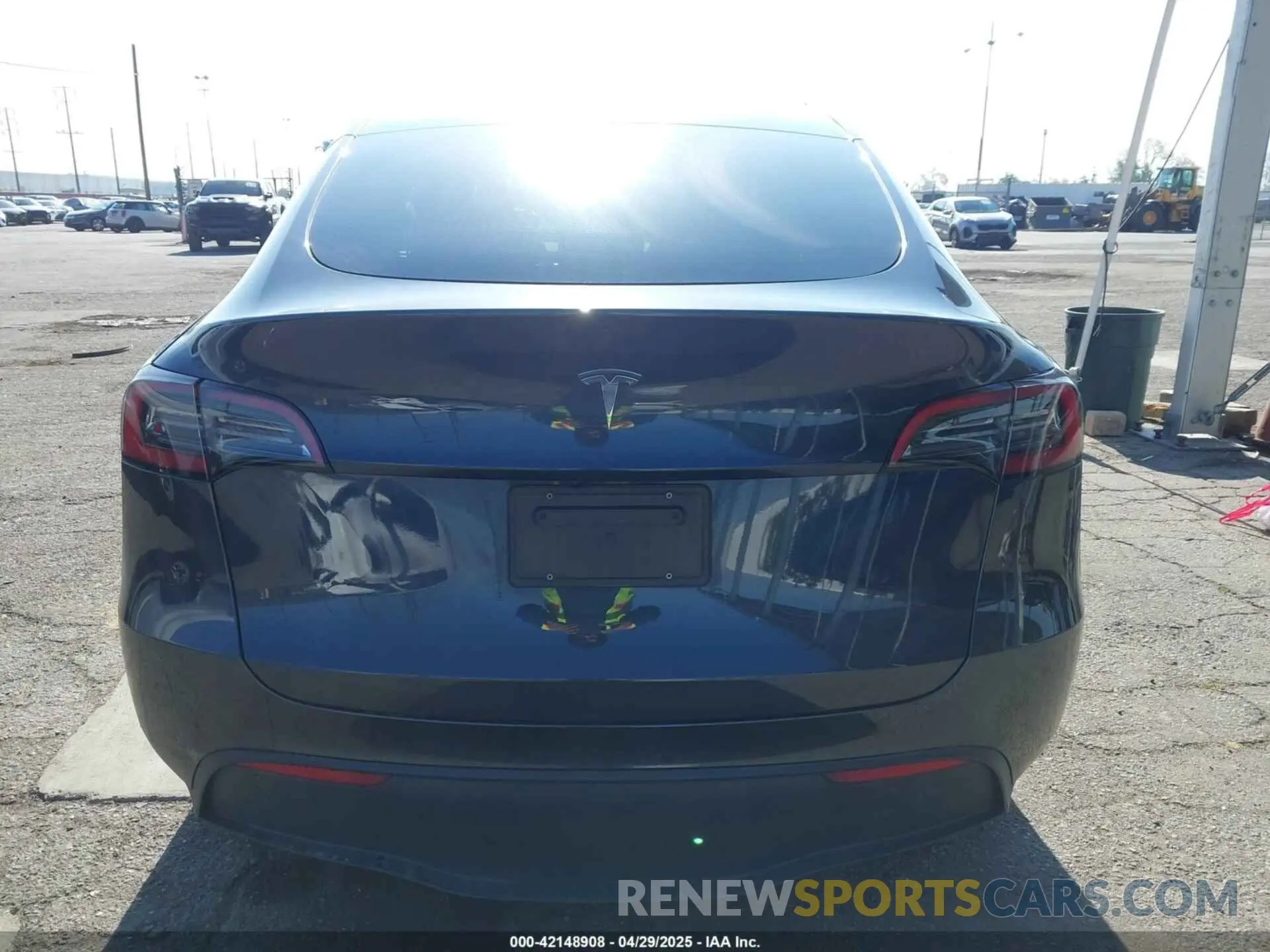 16 Фотография поврежденного автомобиля 7SAYGDED0RF197366 TESLA MODEL Y 2024