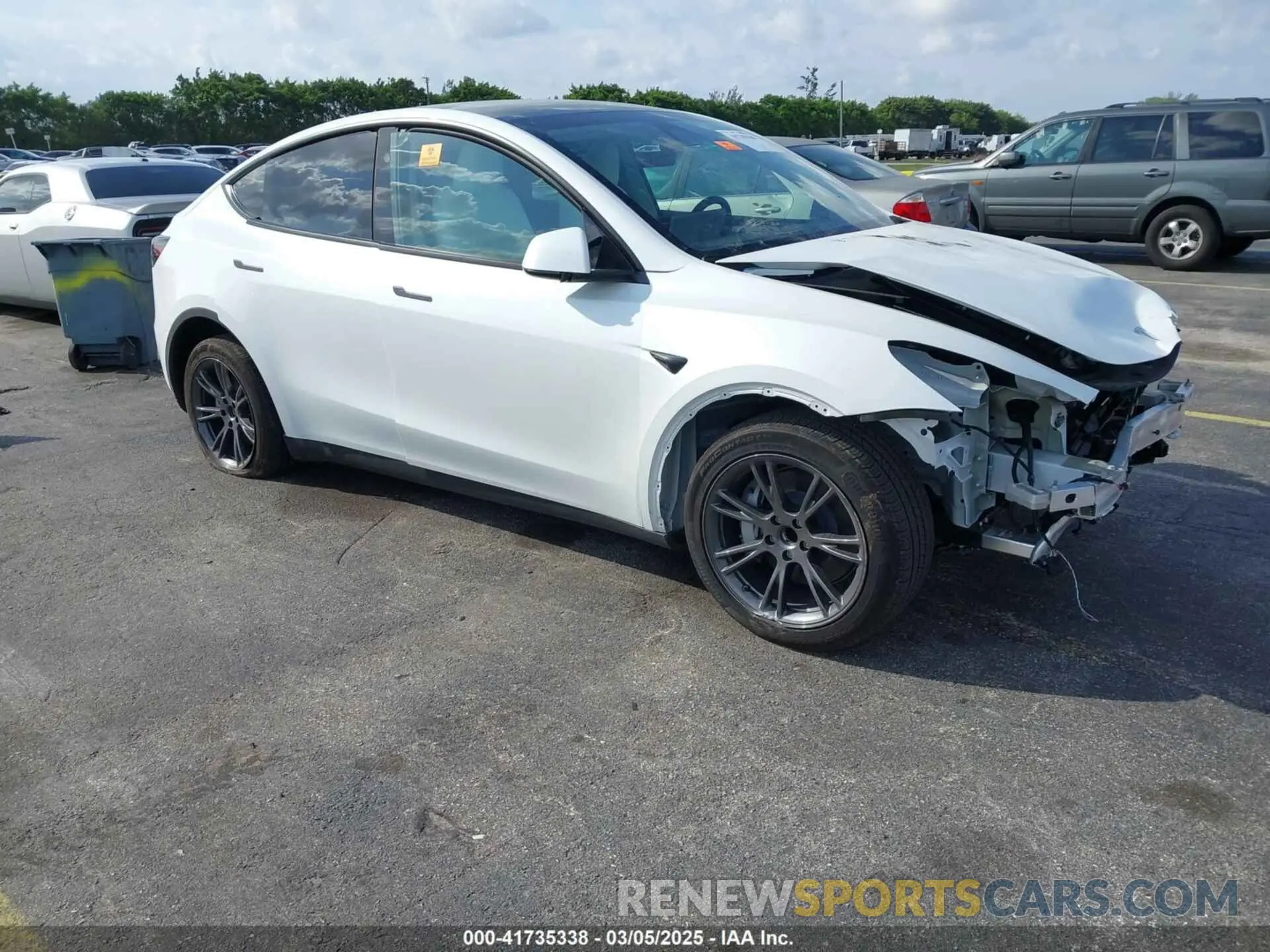 1 Фотография поврежденного автомобиля 7SAYGDED0RF199456 TESLA MODEL Y 2024