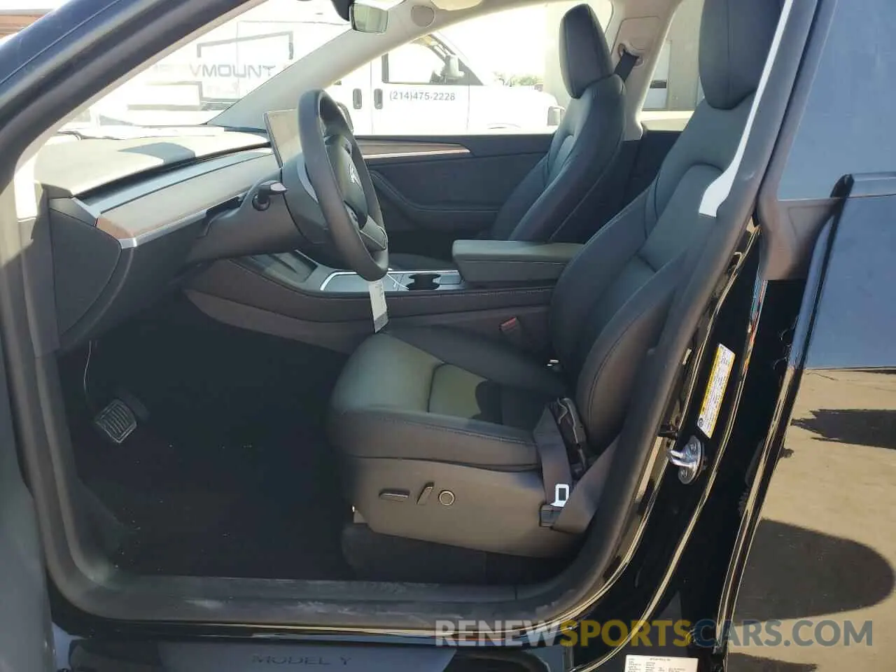 7 Photograph of a damaged car 7SAYGDED1RA305765 TESLA MODEL Y 2024