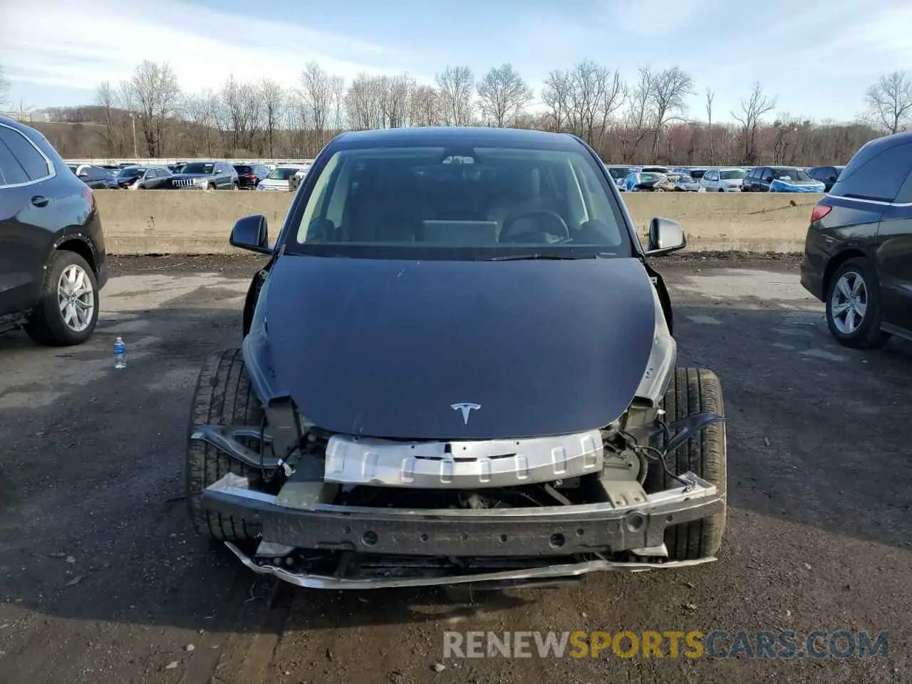 5 Photograph of a damaged car 7SAYGDED1RF016792 TESLA MODEL Y 2024