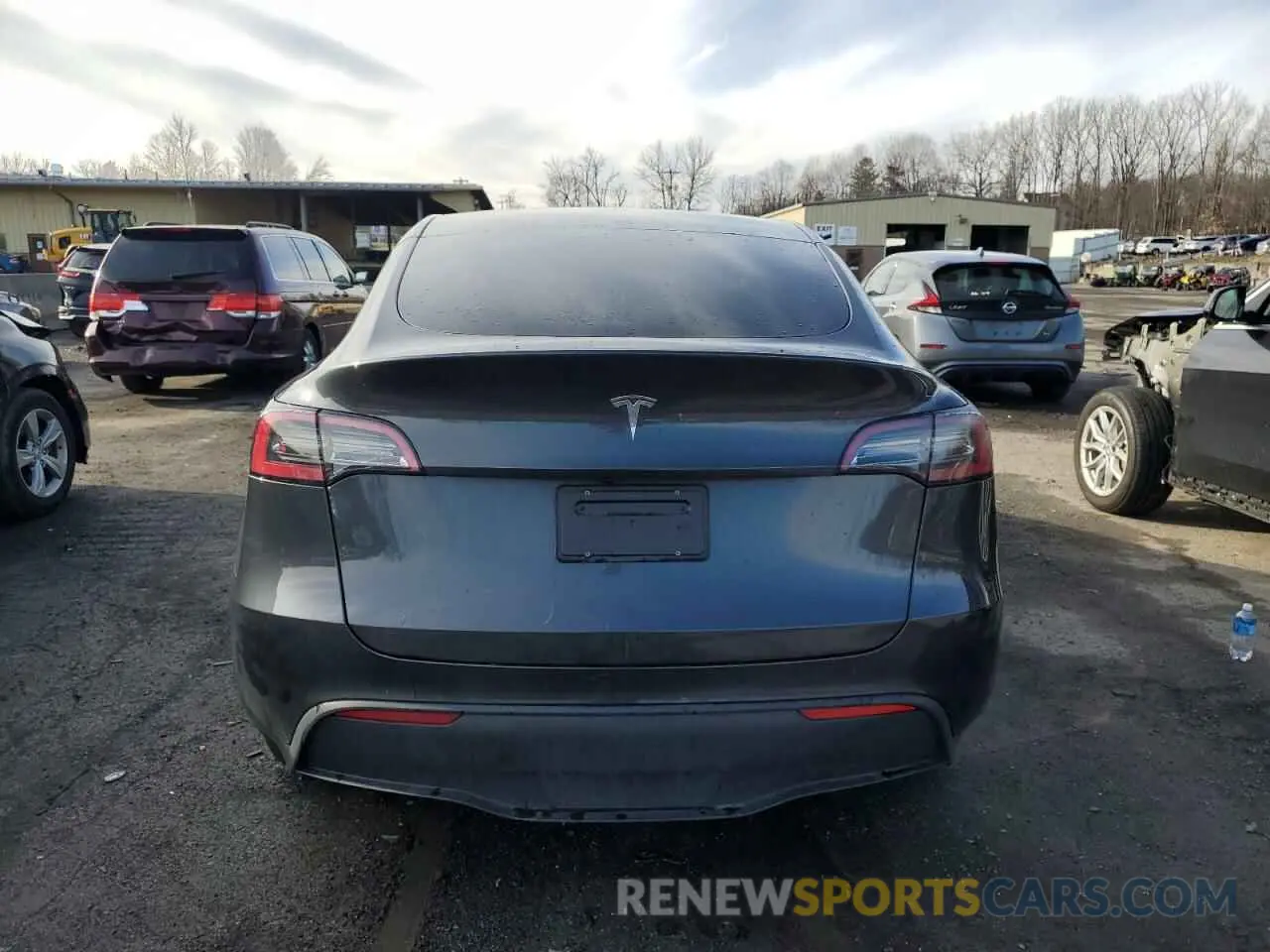 6 Photograph of a damaged car 7SAYGDED1RF016792 TESLA MODEL Y 2024