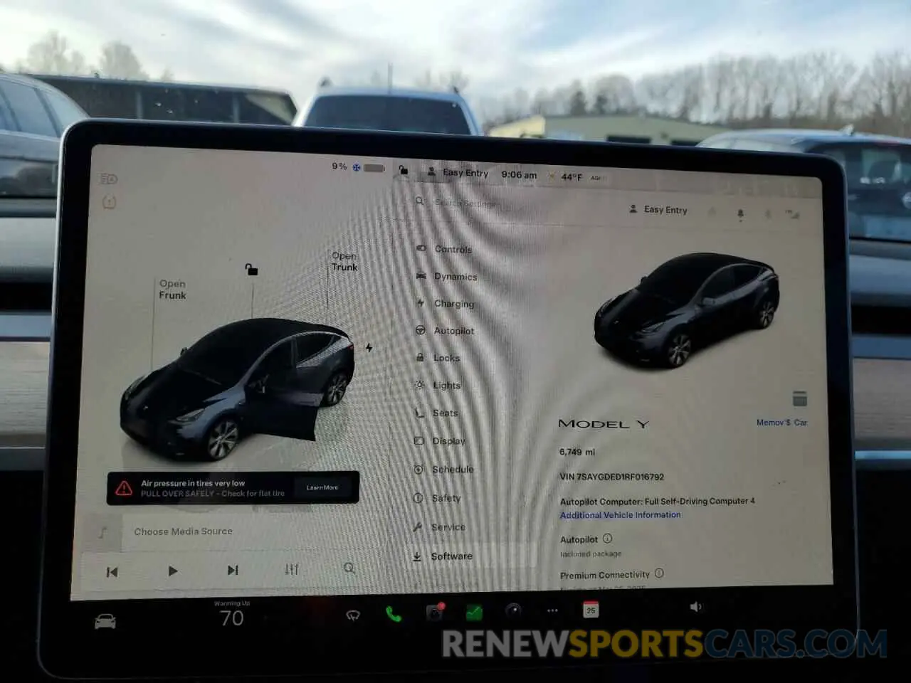 9 Photograph of a damaged car 7SAYGDED1RF016792 TESLA MODEL Y 2024