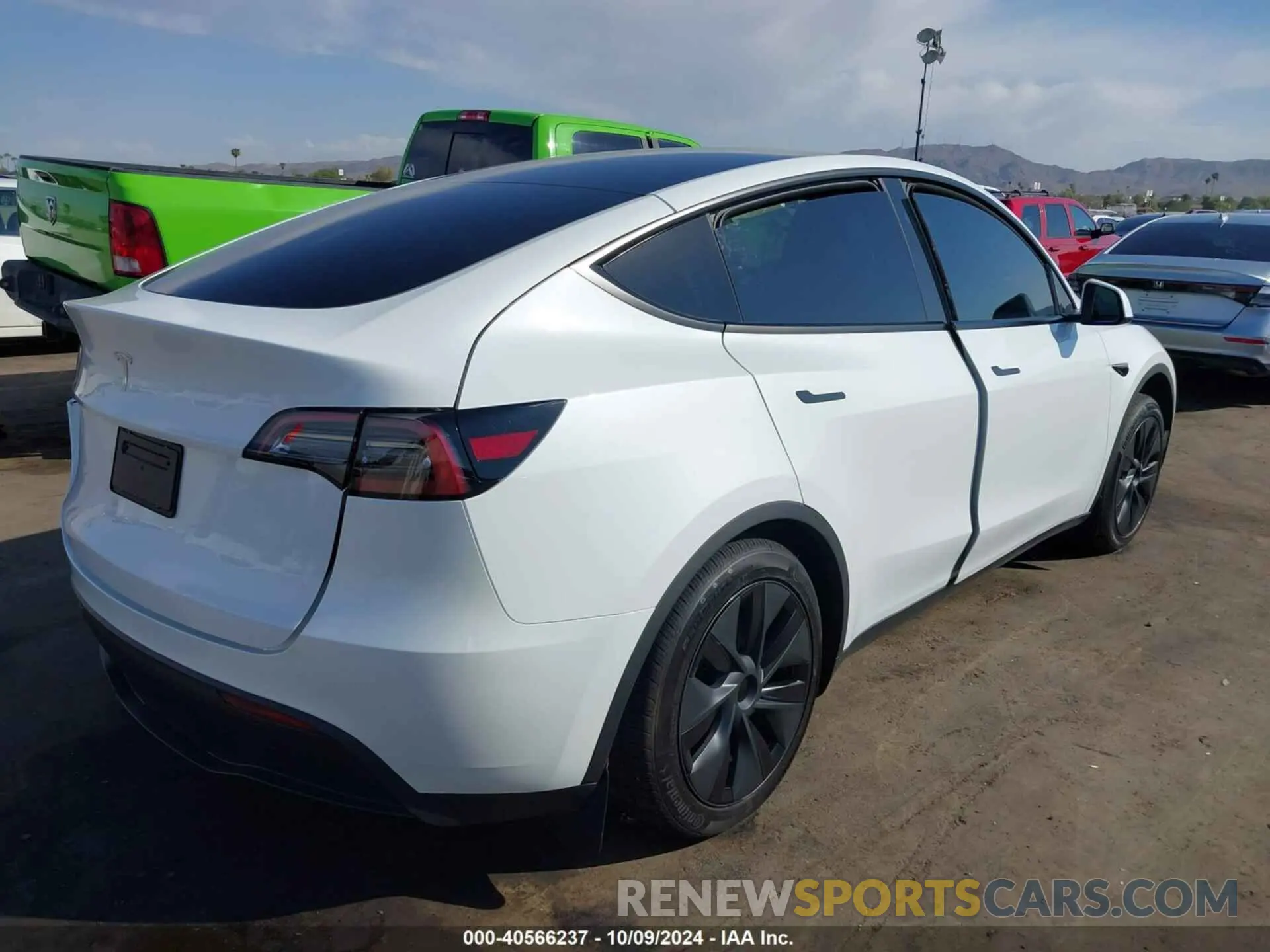4 Фотография поврежденного автомобиля 7SAYGDED1RF098104 TESLA MODEL Y 2024