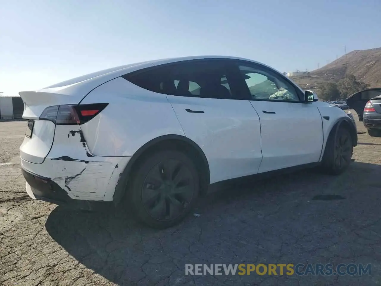 3 Photograph of a damaged car 7SAYGDED1RF212974 TESLA MODEL Y 2024