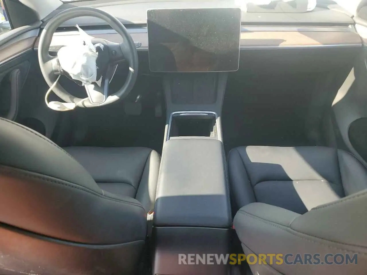 8 Photograph of a damaged car 7SAYGDED1RF212974 TESLA MODEL Y 2024
