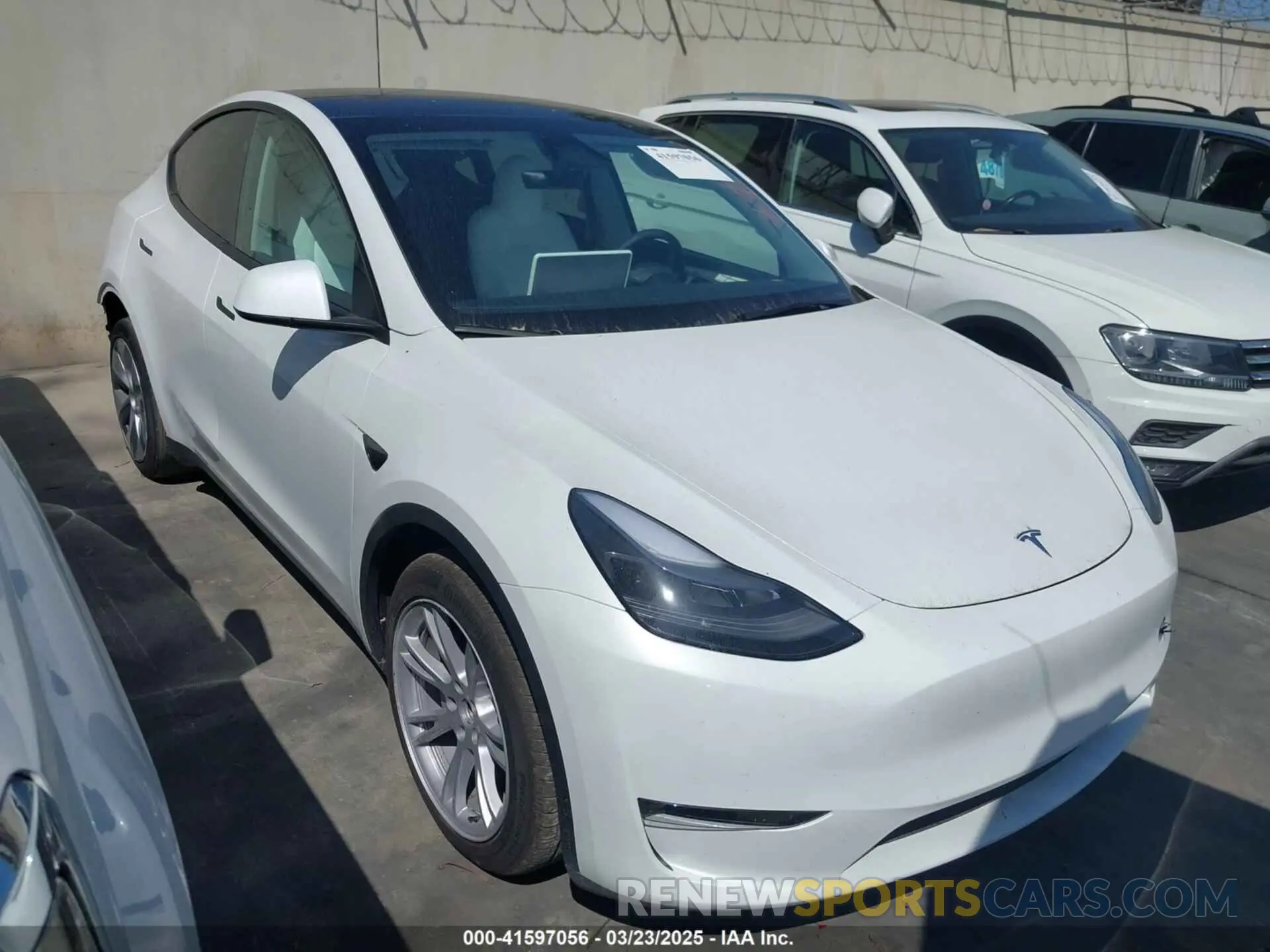 1 Фотография поврежденного автомобиля 7SAYGDED2RF017448 TESLA MODEL Y 2024