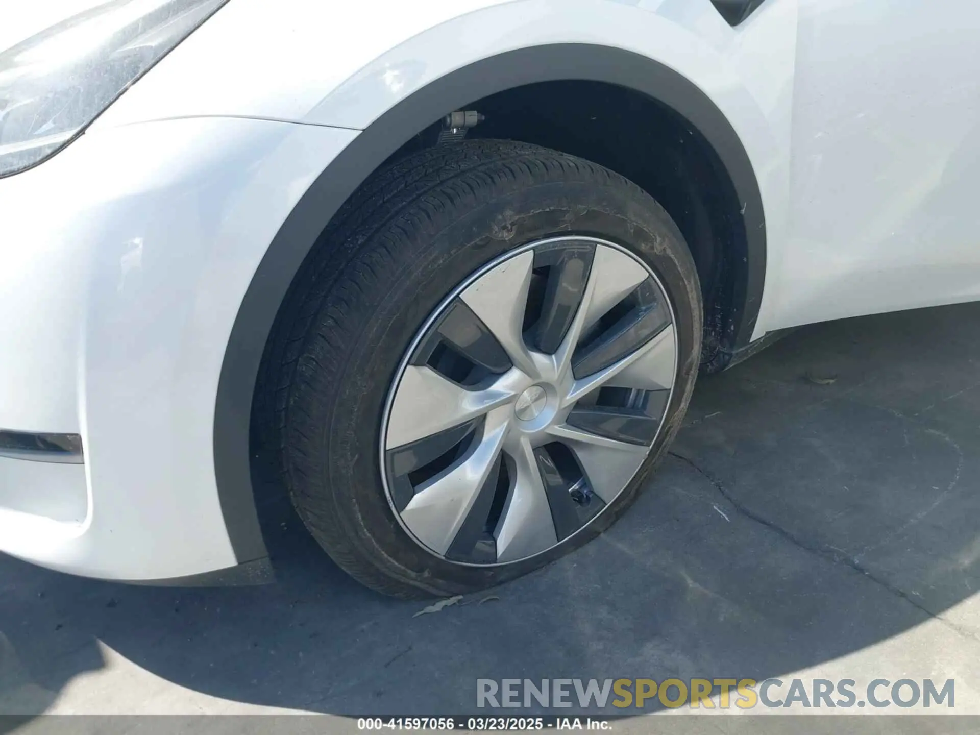 23 Фотография поврежденного автомобиля 7SAYGDED2RF017448 TESLA MODEL Y 2024