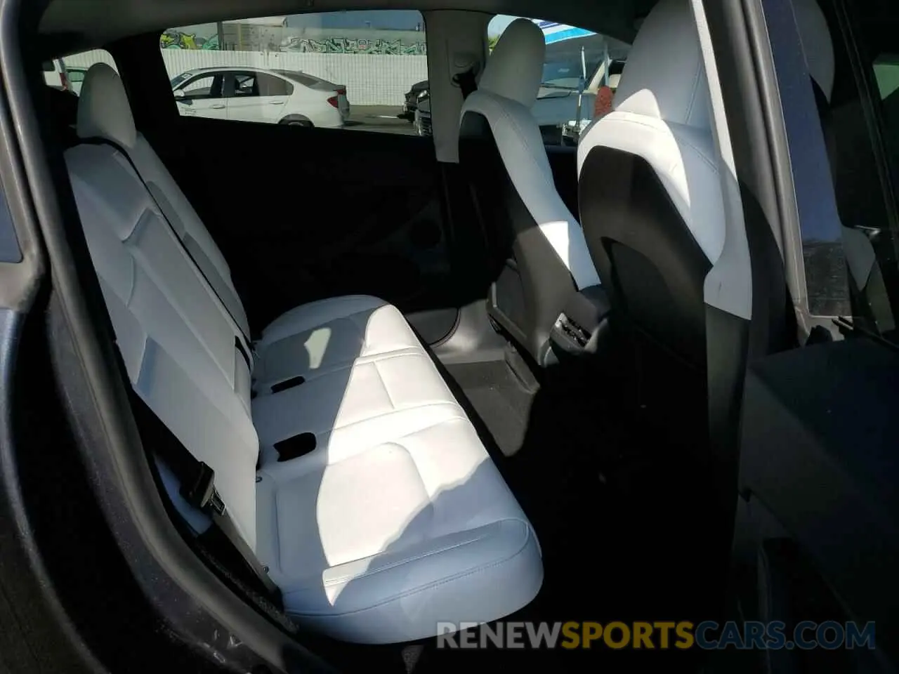 11 Photograph of a damaged car 7SAYGDED2RF055374 TESLA MODEL Y 2024