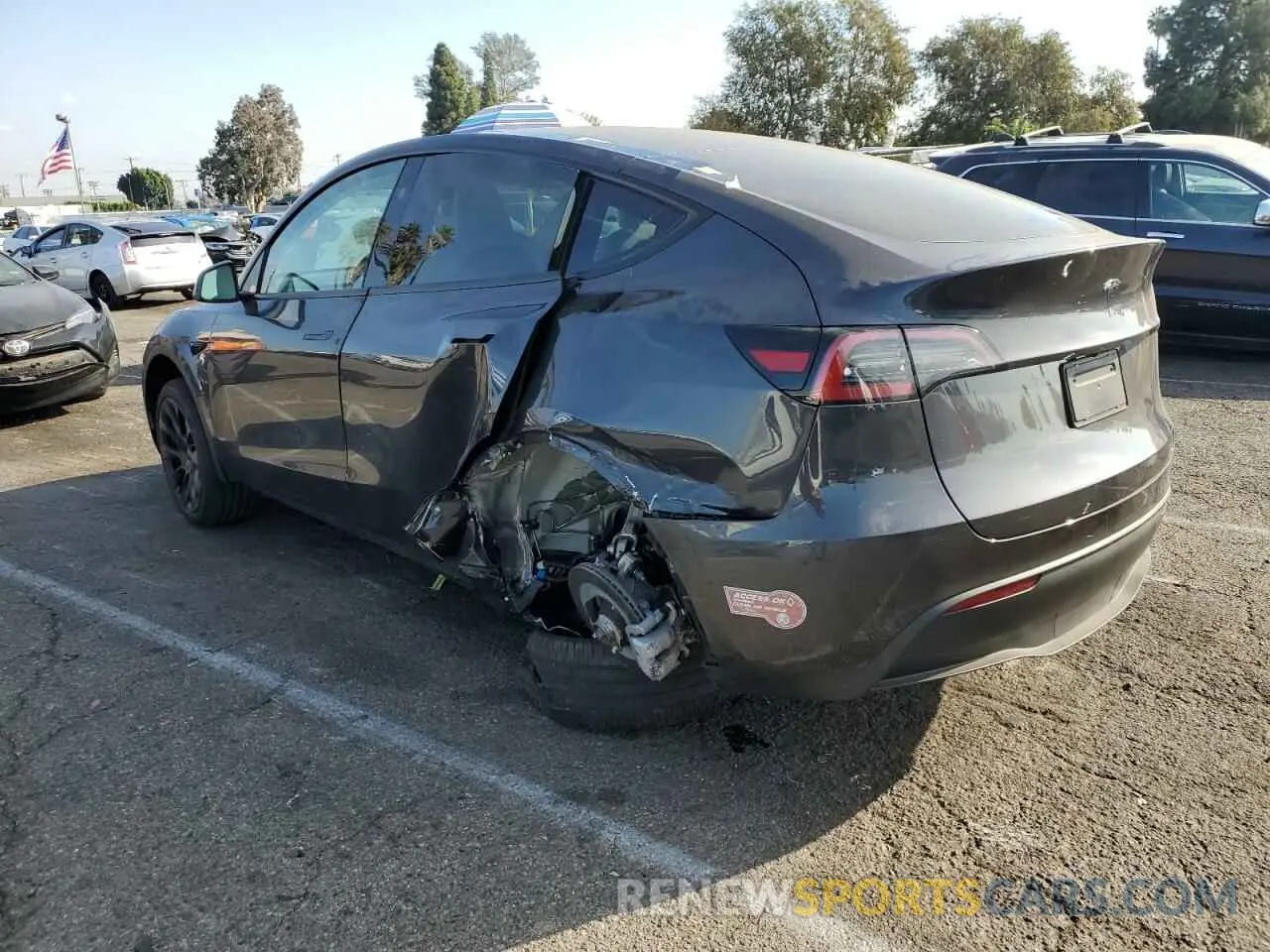 2 Photograph of a damaged car 7SAYGDED2RF055374 TESLA MODEL Y 2024