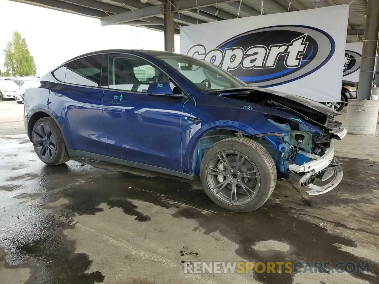 4 Photograph of a damaged car 7SAYGDED2RF119770 TESLA MODEL Y 2024