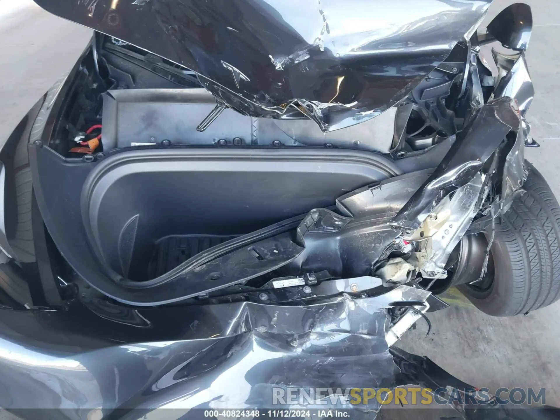 10 Photograph of a damaged car 7SAYGDED2RF126508 TESLA MODEL Y 2024