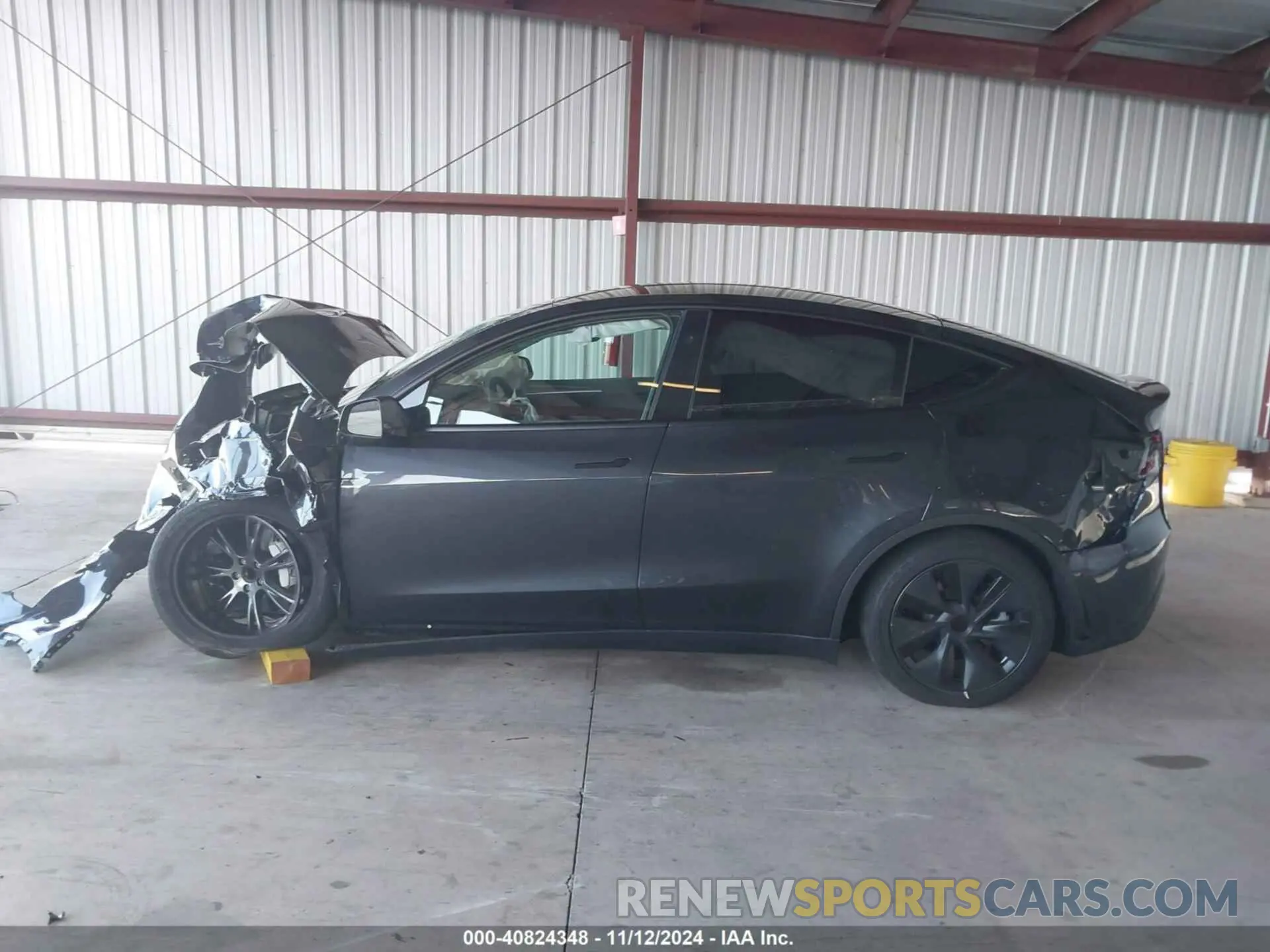 14 Photograph of a damaged car 7SAYGDED2RF126508 TESLA MODEL Y 2024
