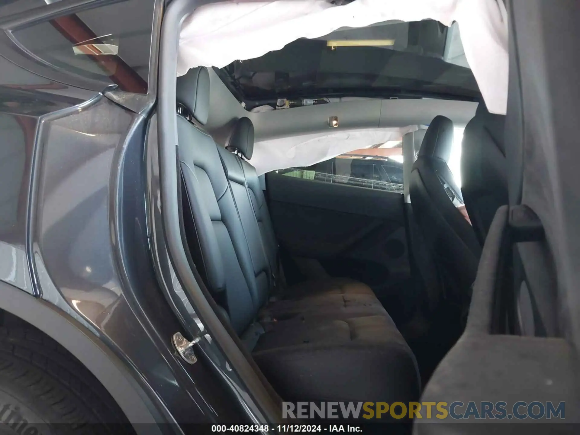 8 Photograph of a damaged car 7SAYGDED2RF126508 TESLA MODEL Y 2024