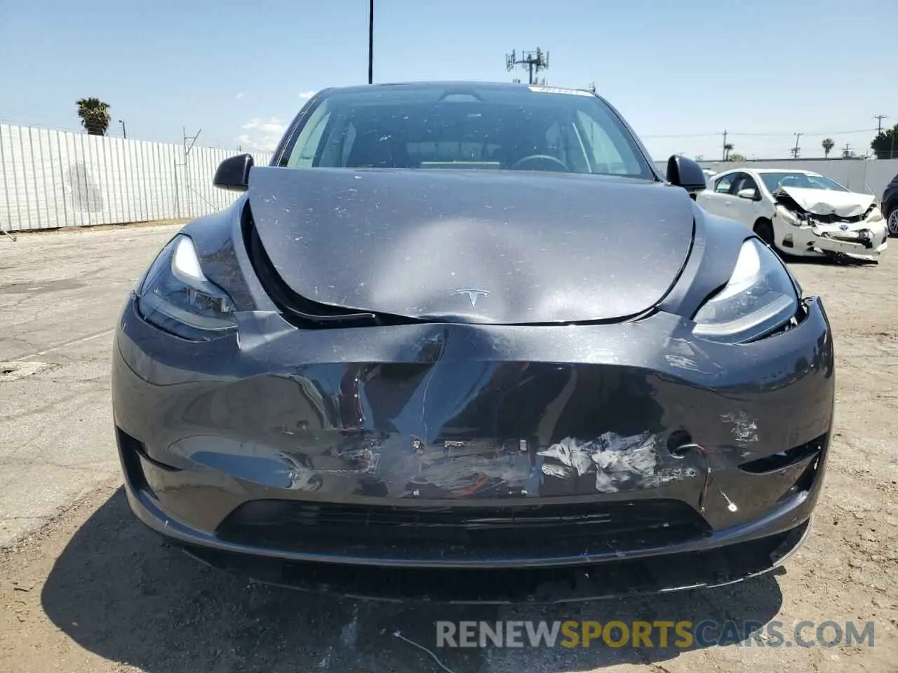 5 Photograph of a damaged car 7SAYGDED3RF056131 TESLA MODEL Y 2024