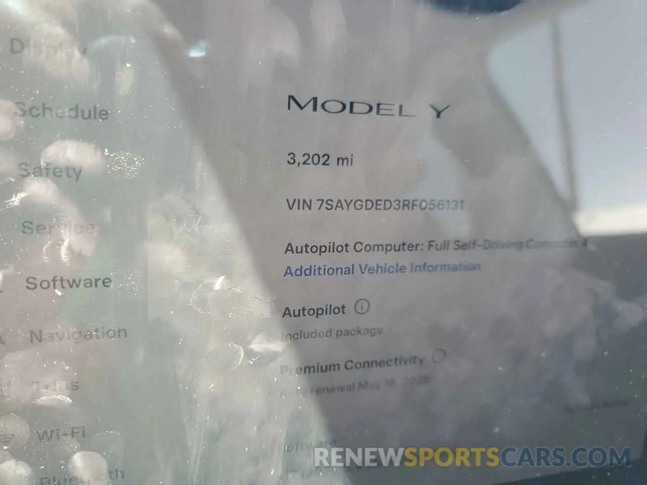 9 Photograph of a damaged car 7SAYGDED3RF056131 TESLA MODEL Y 2024