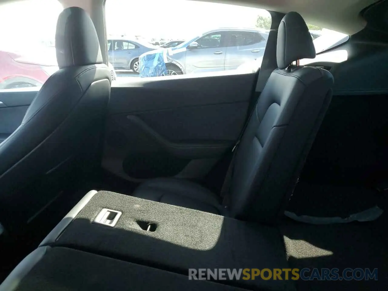 10 Фотография поврежденного автомобиля 7SAYGDED3RF131376 TESLA MODEL Y 2024