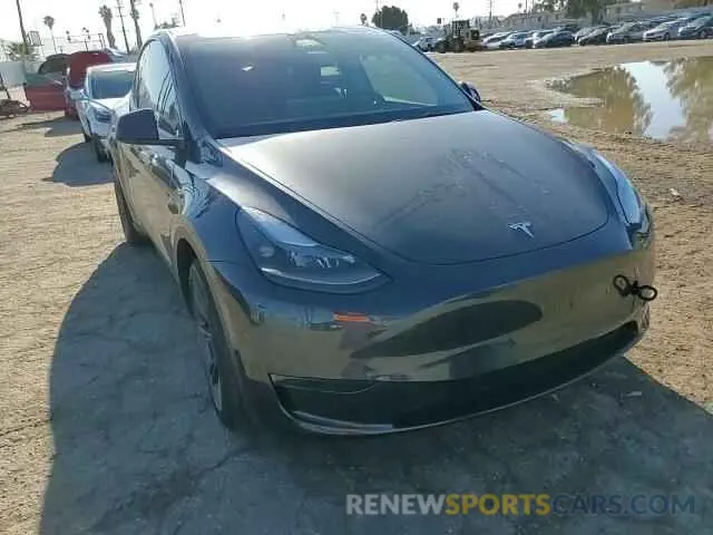11 Photograph of a damaged car 7SAYGDED3RF151031 TESLA MODEL Y 2024