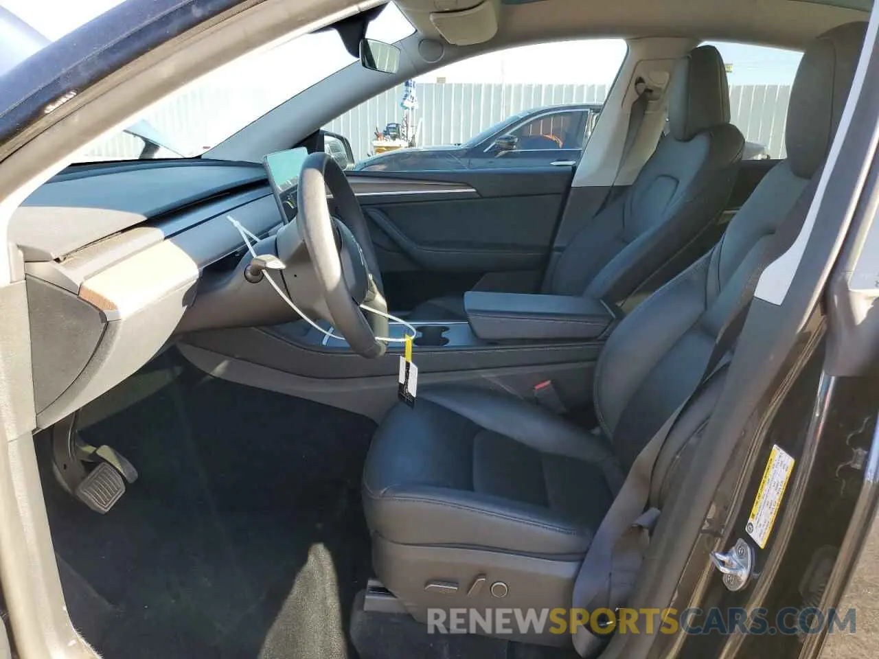 7 Photograph of a damaged car 7SAYGDED3RF151031 TESLA MODEL Y 2024