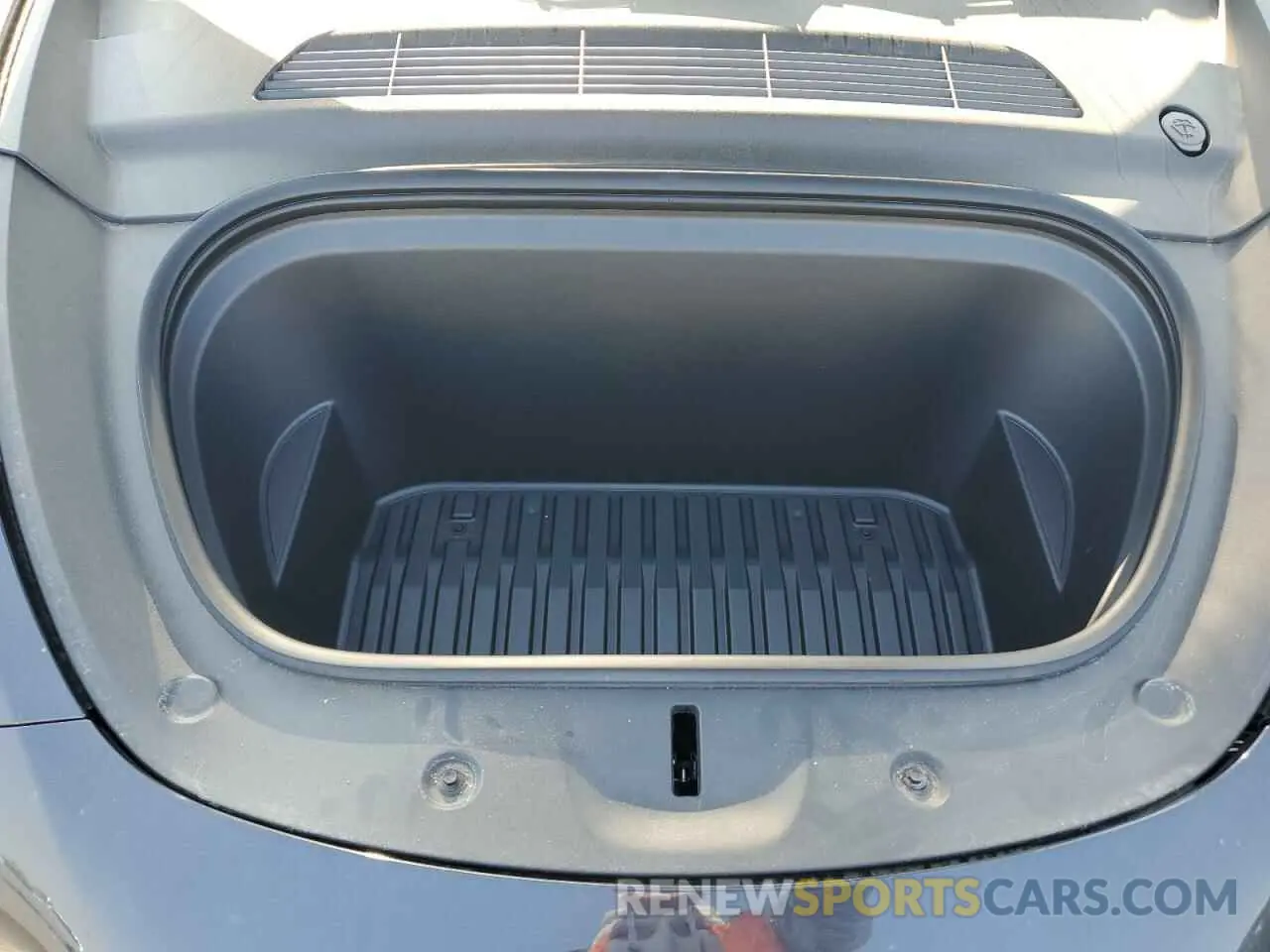 13 Photograph of a damaged car 7SAYGDED4RF032615 TESLA MODEL Y 2024